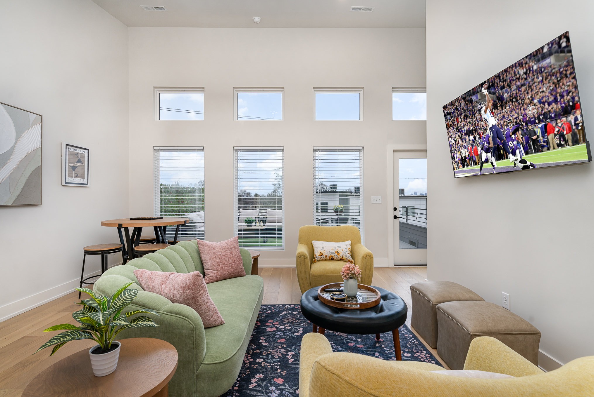 1057 E Trinity Ln Unit: A