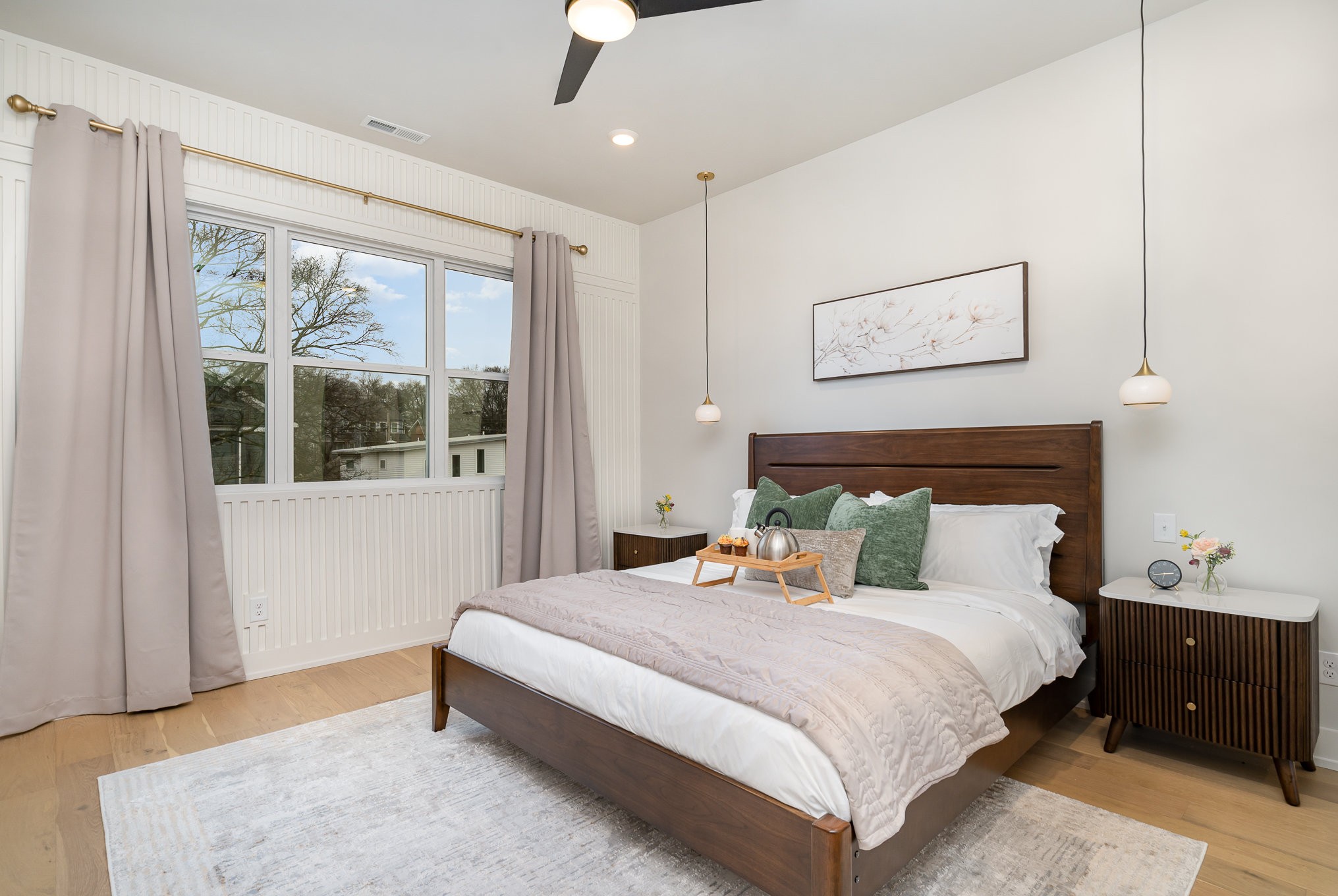 1057 E Trinity Ln Unit: A