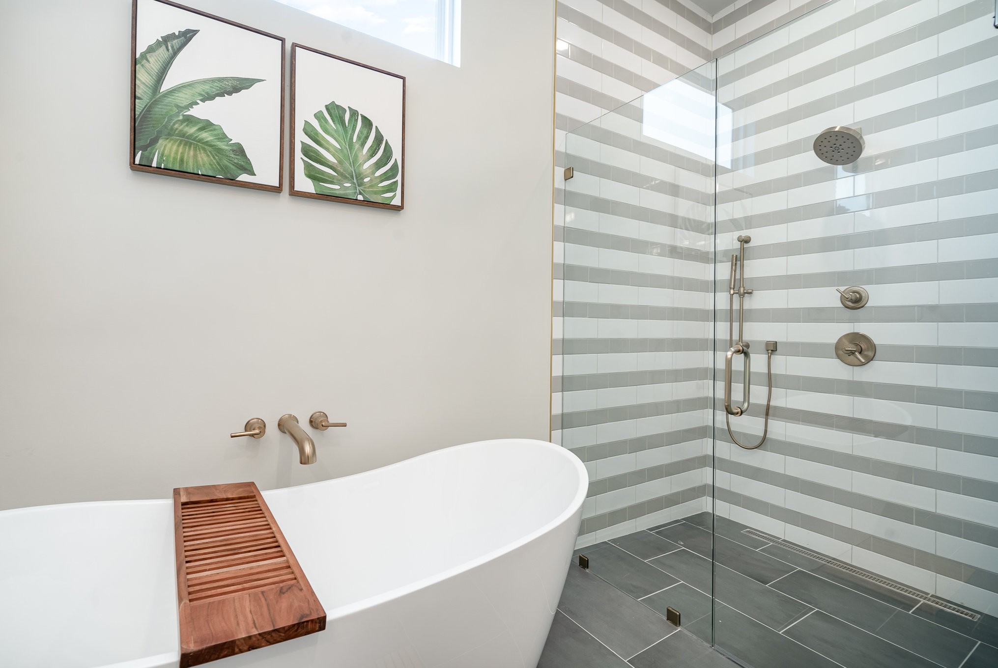 1057 E Trinity Ln Unit: A