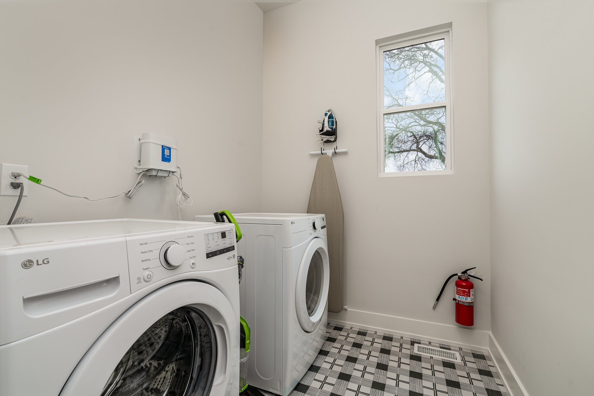 1057 E Trinity Ln Unit: A