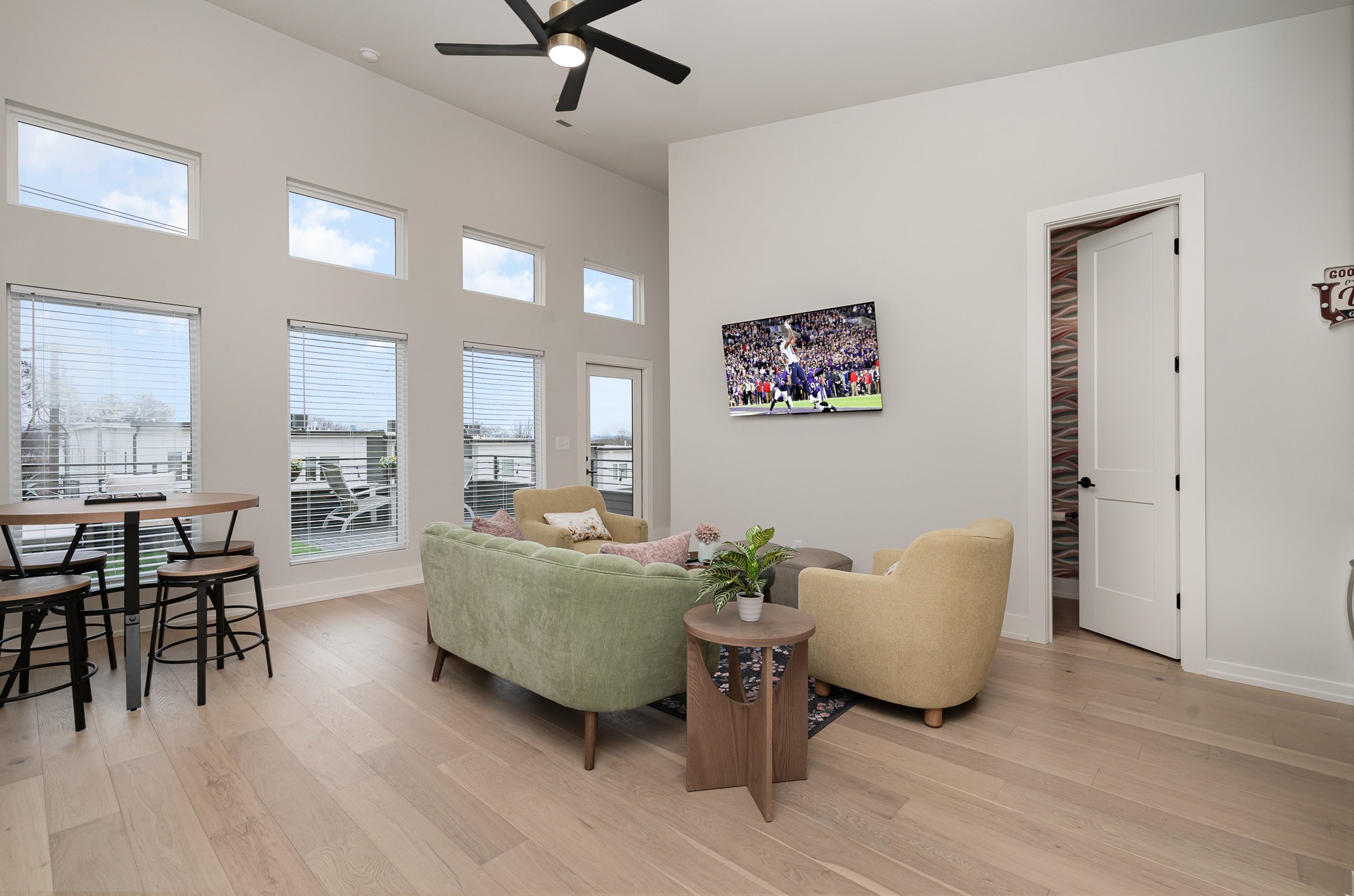1057 E Trinity Ln Unit: A