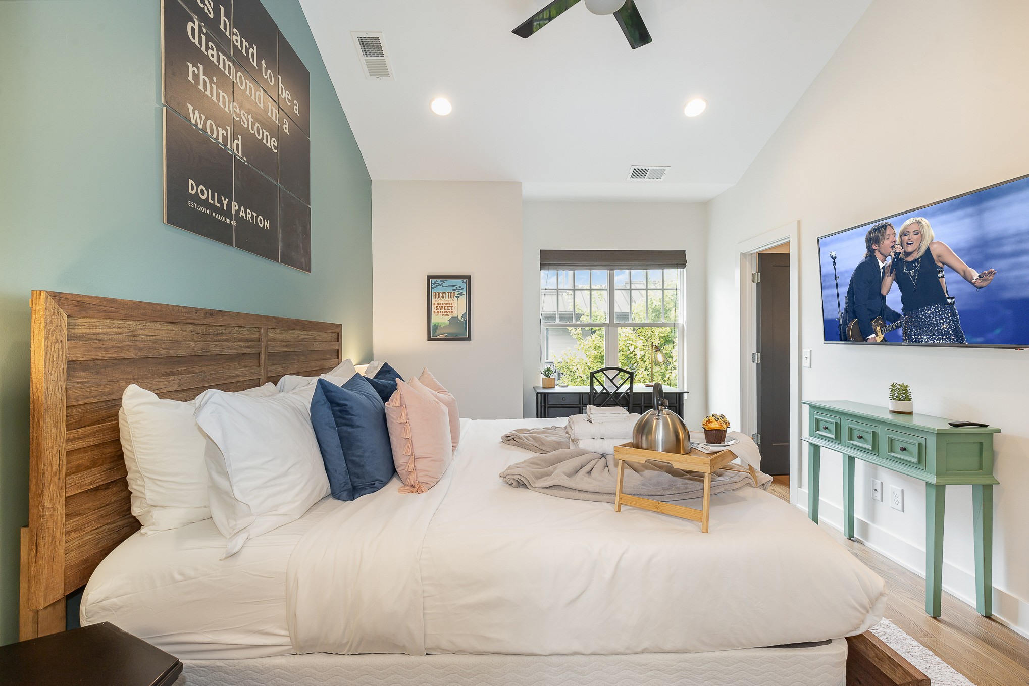 2118 Elliott Ave Unit: 10