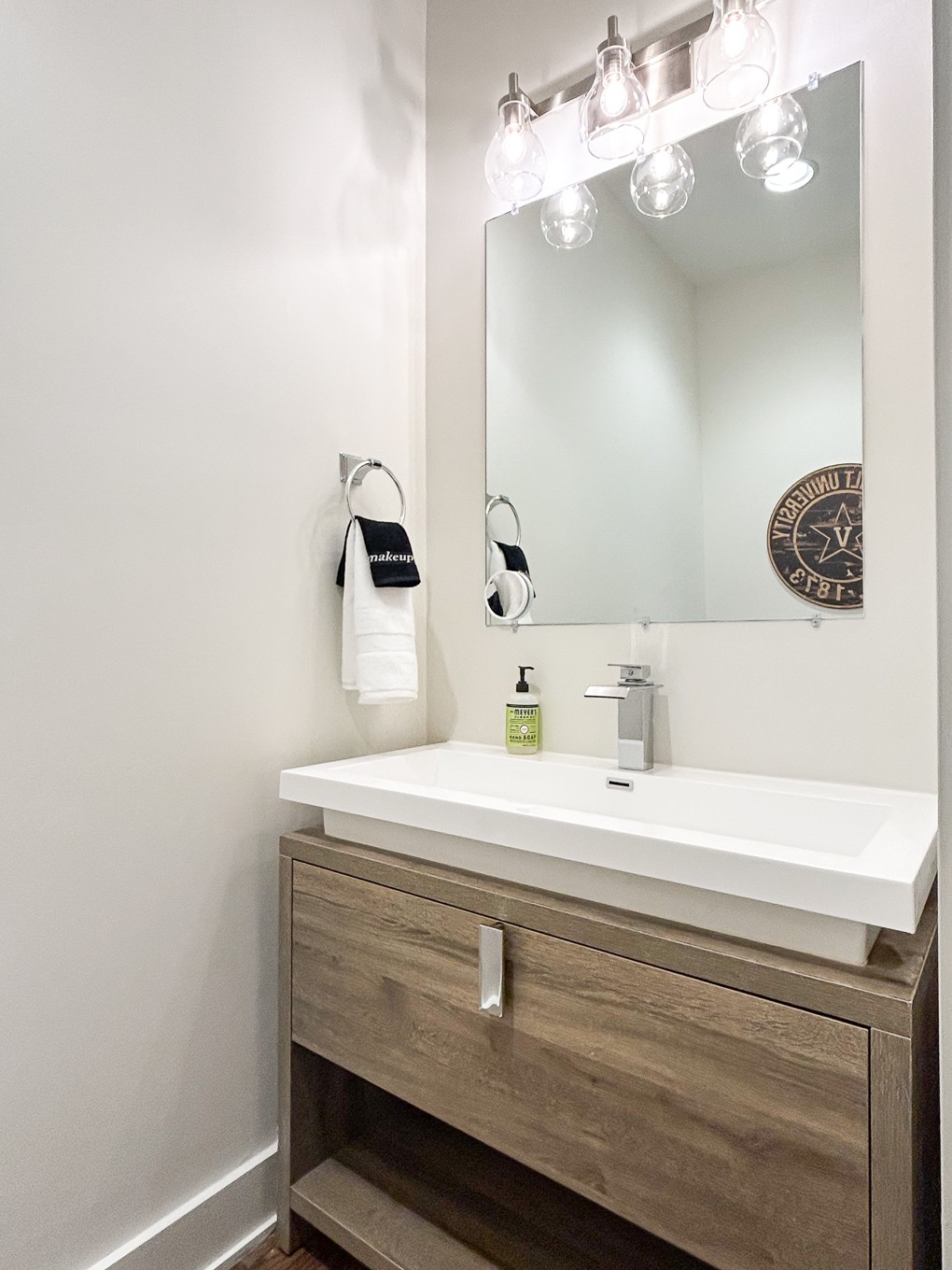 2118 Elliott Ave Unit: 10