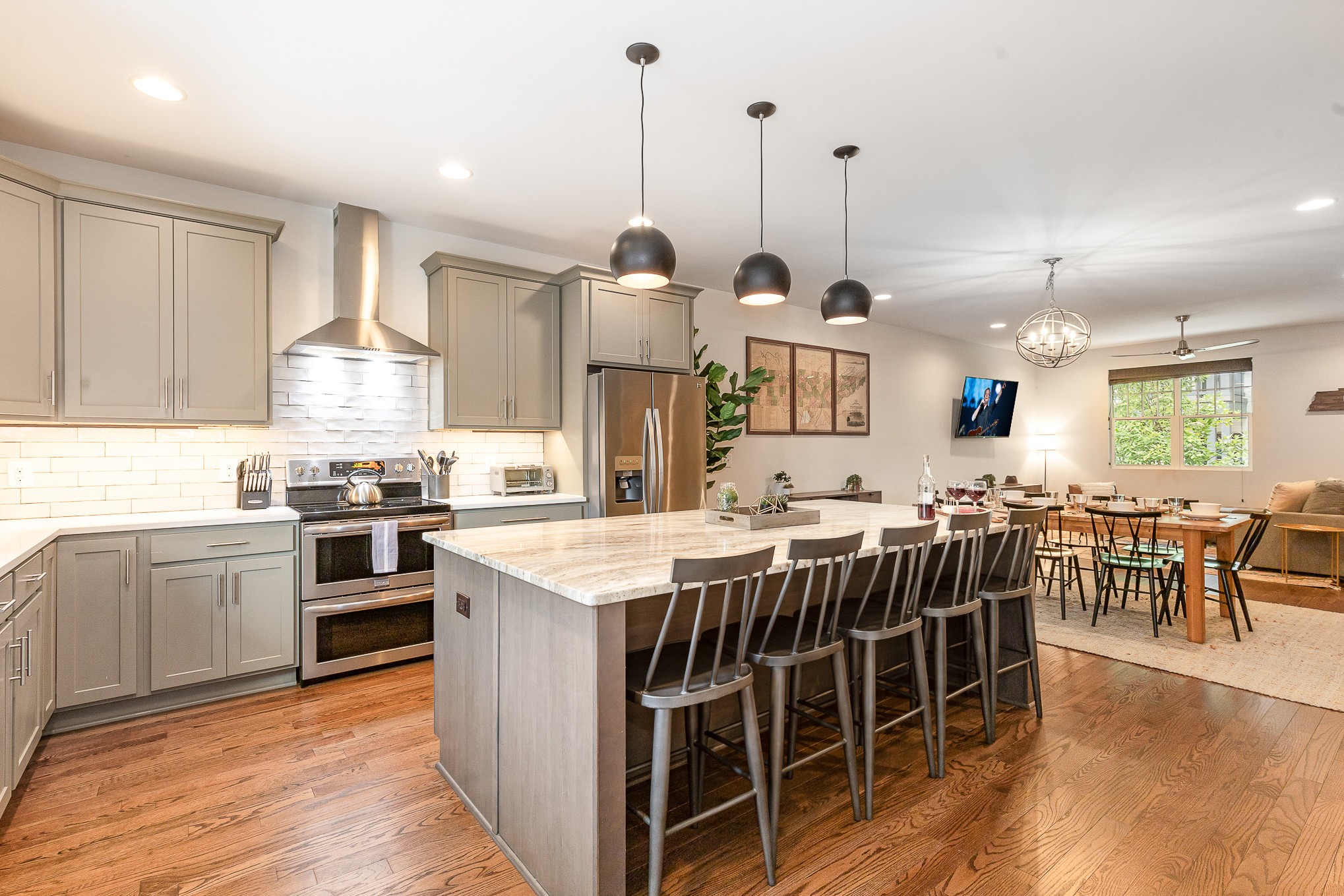 2118 Elliott Ave Unit: 10