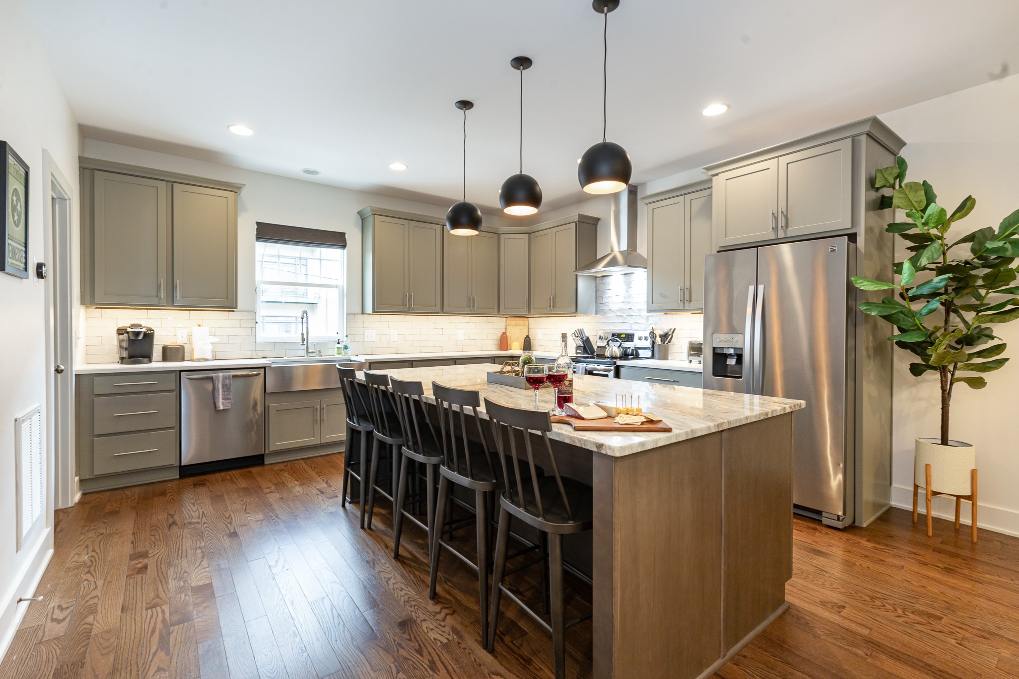 2118 Elliott Ave Unit: 10