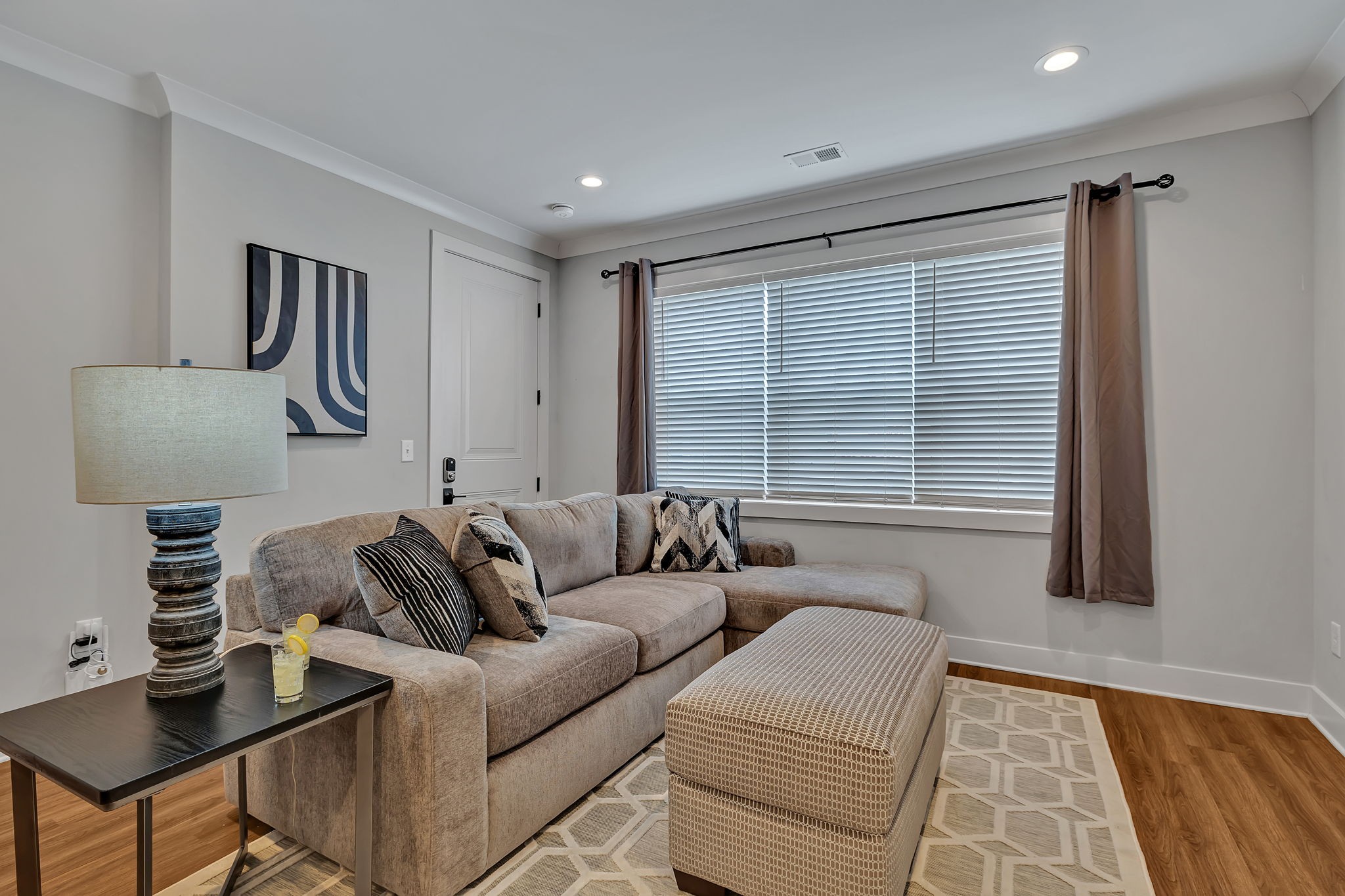 805B Bradford Ave Unit: 102