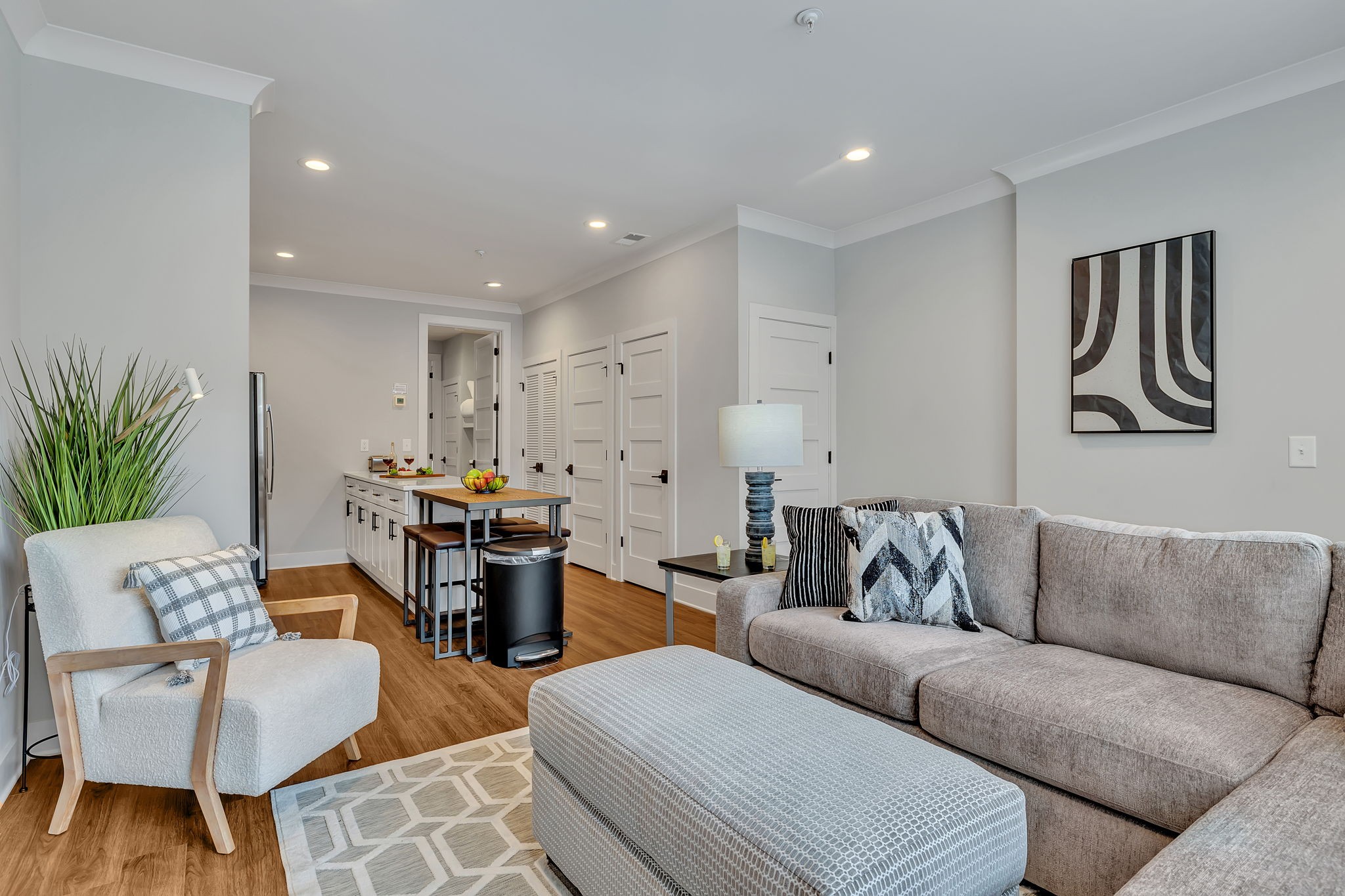 805B Bradford Ave Unit: 102