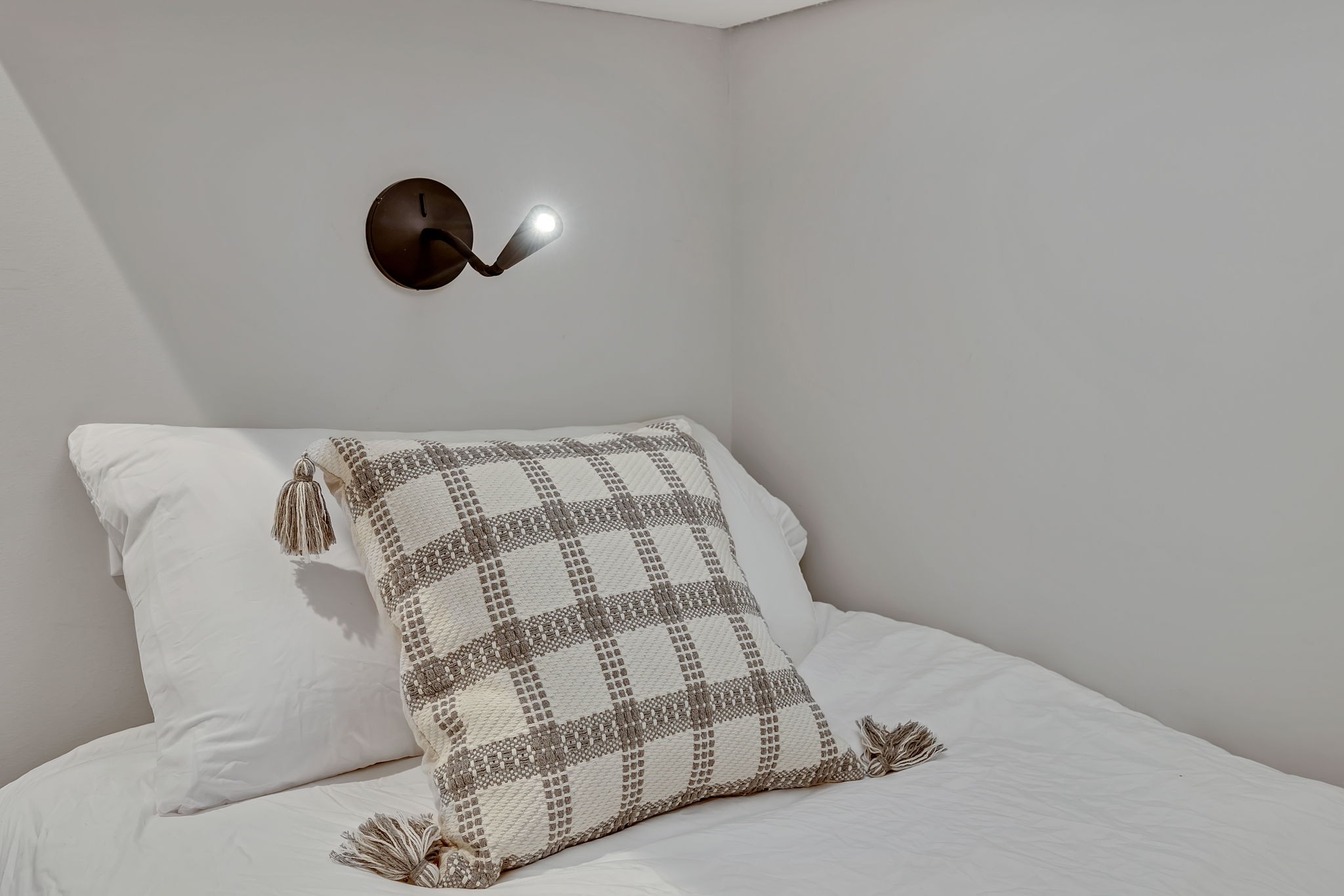 805B Bradford Ave Unit: 102