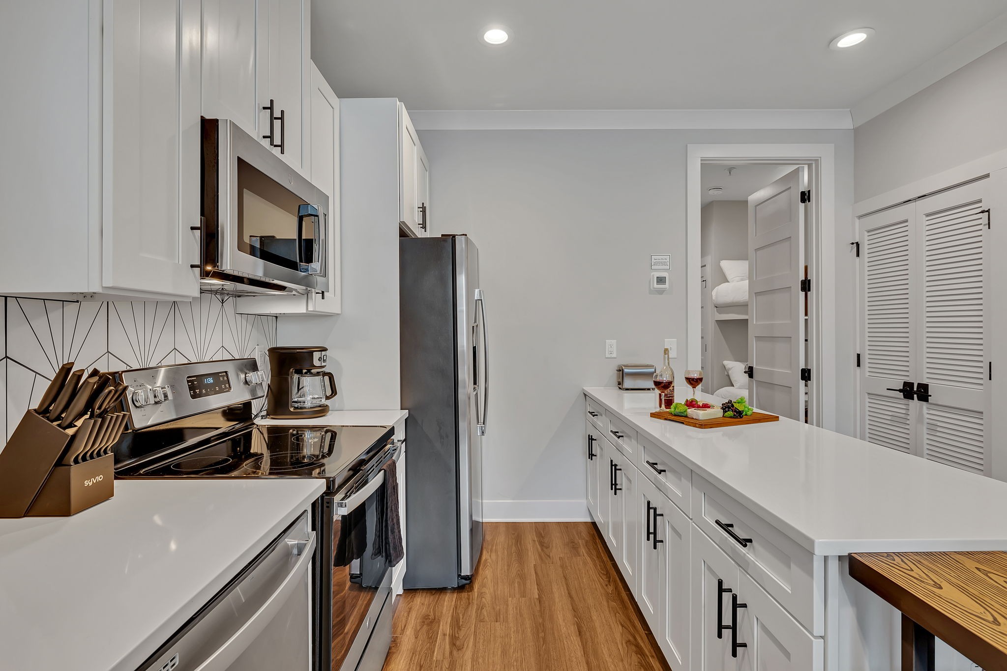 805B Bradford Ave Unit: 102