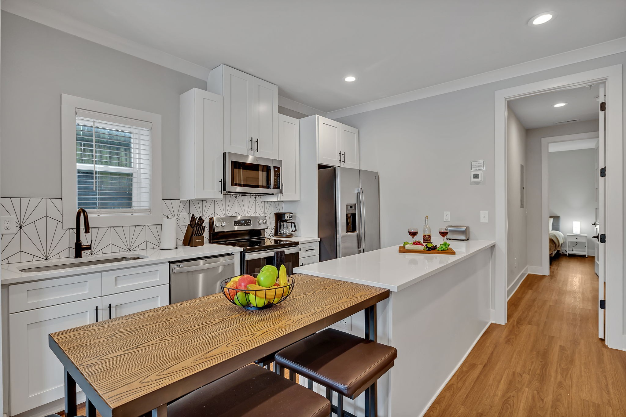 805B Bradford Ave Unit: 102