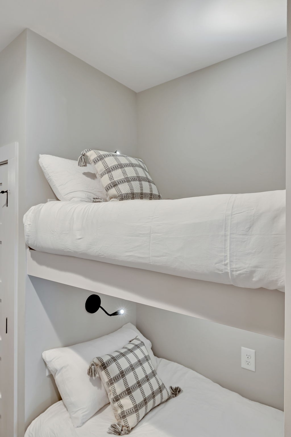 805B Bradford Ave Unit: 102