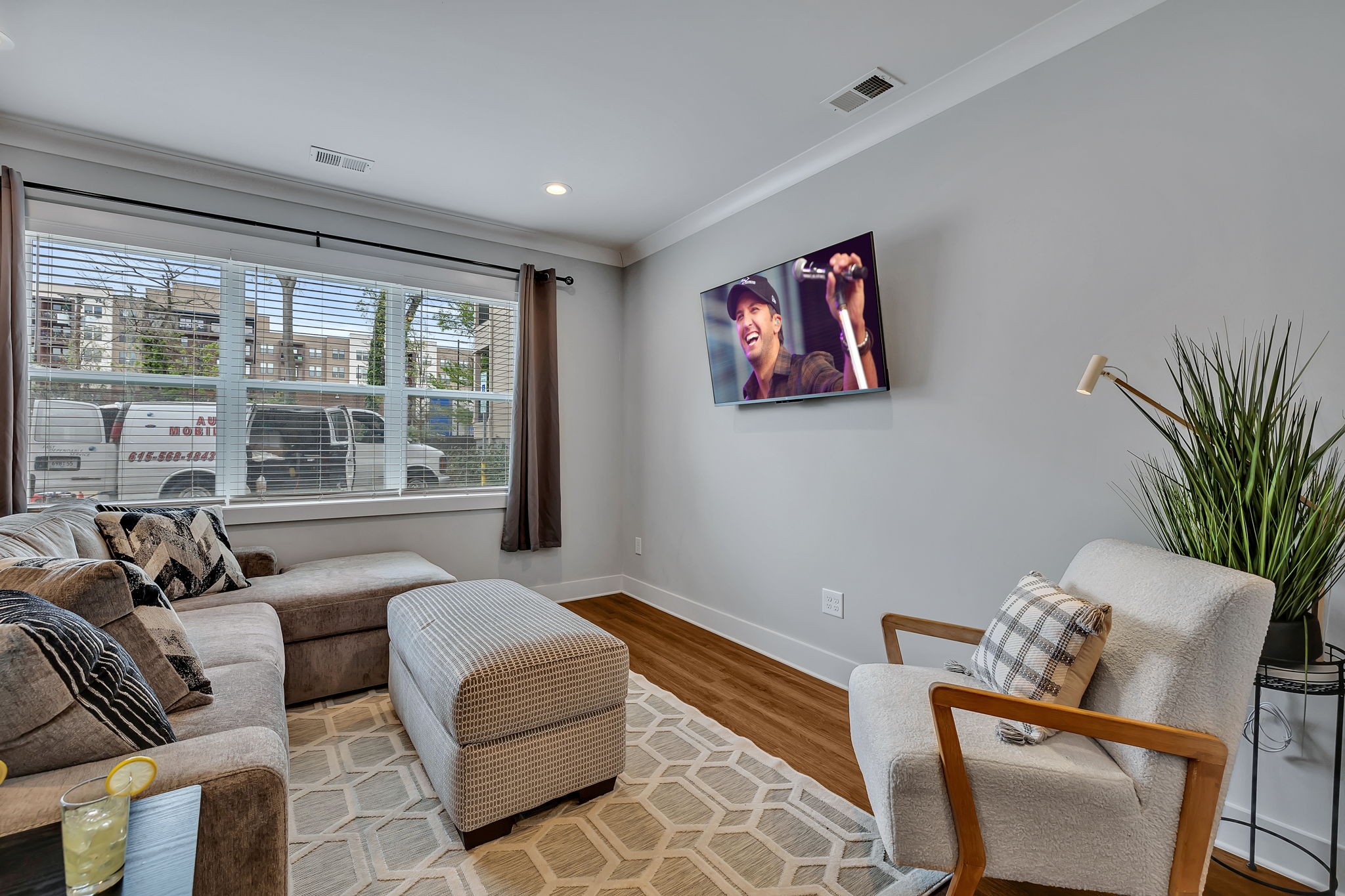 805B Bradford Ave Unit: 102