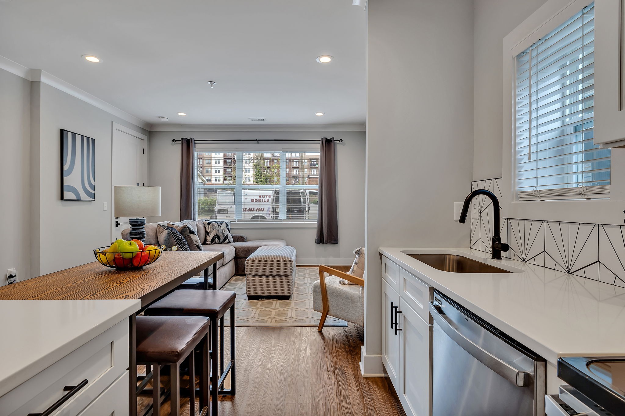 805B Bradford Ave Unit: 102