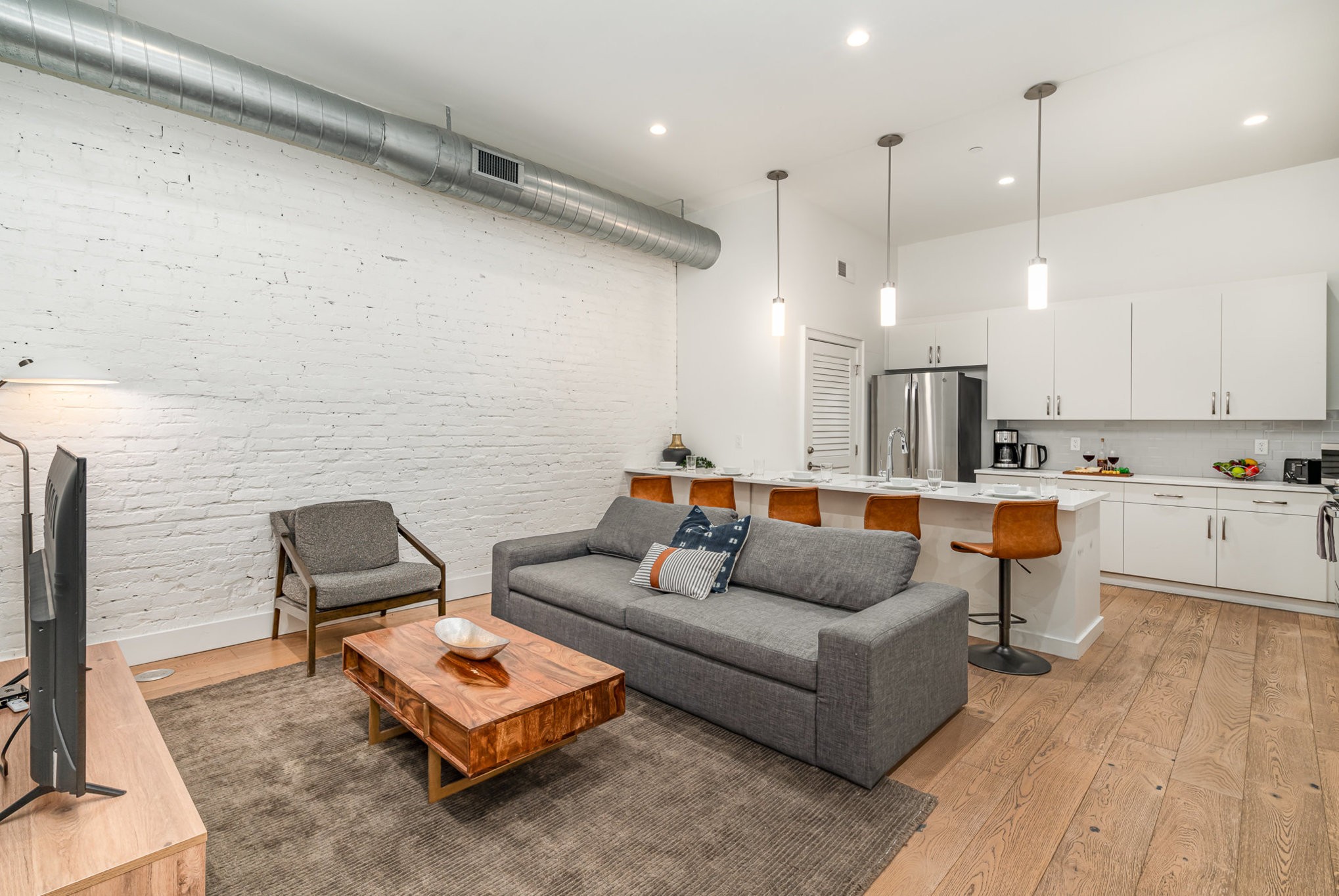 133 2nd Ave, N Unit: 201