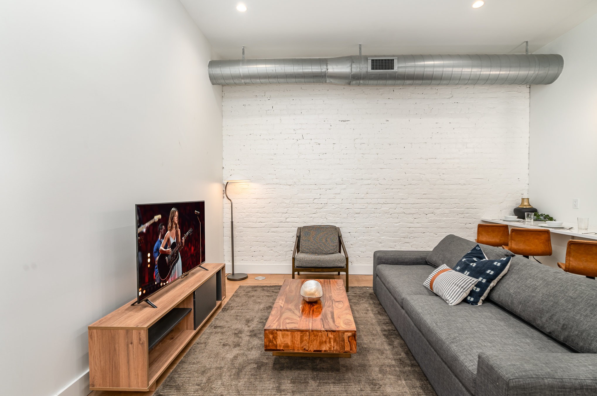 133 2nd Ave, N Unit: 201