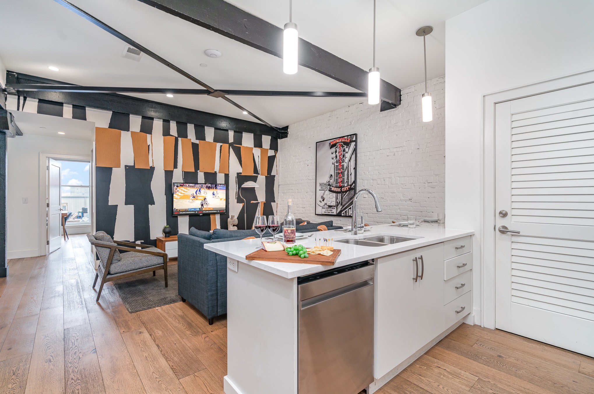 133 2nd Ave, N Unit: 501