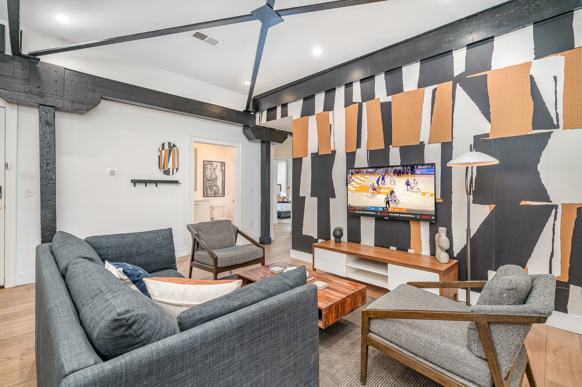 133 2nd Ave, N Unit: 501