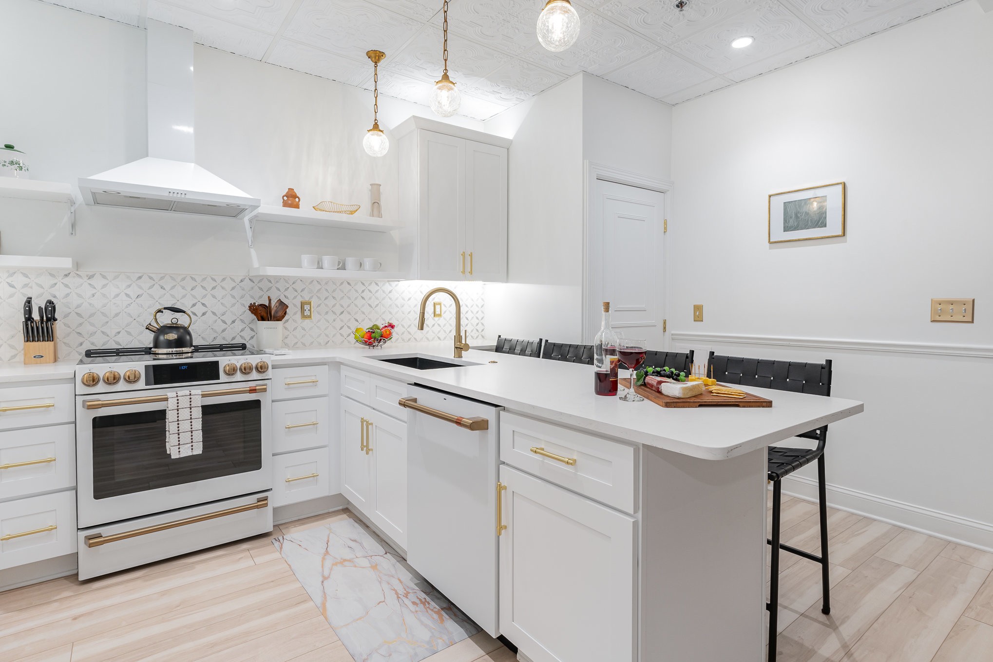 219 2nd Ave, N Unit: 100