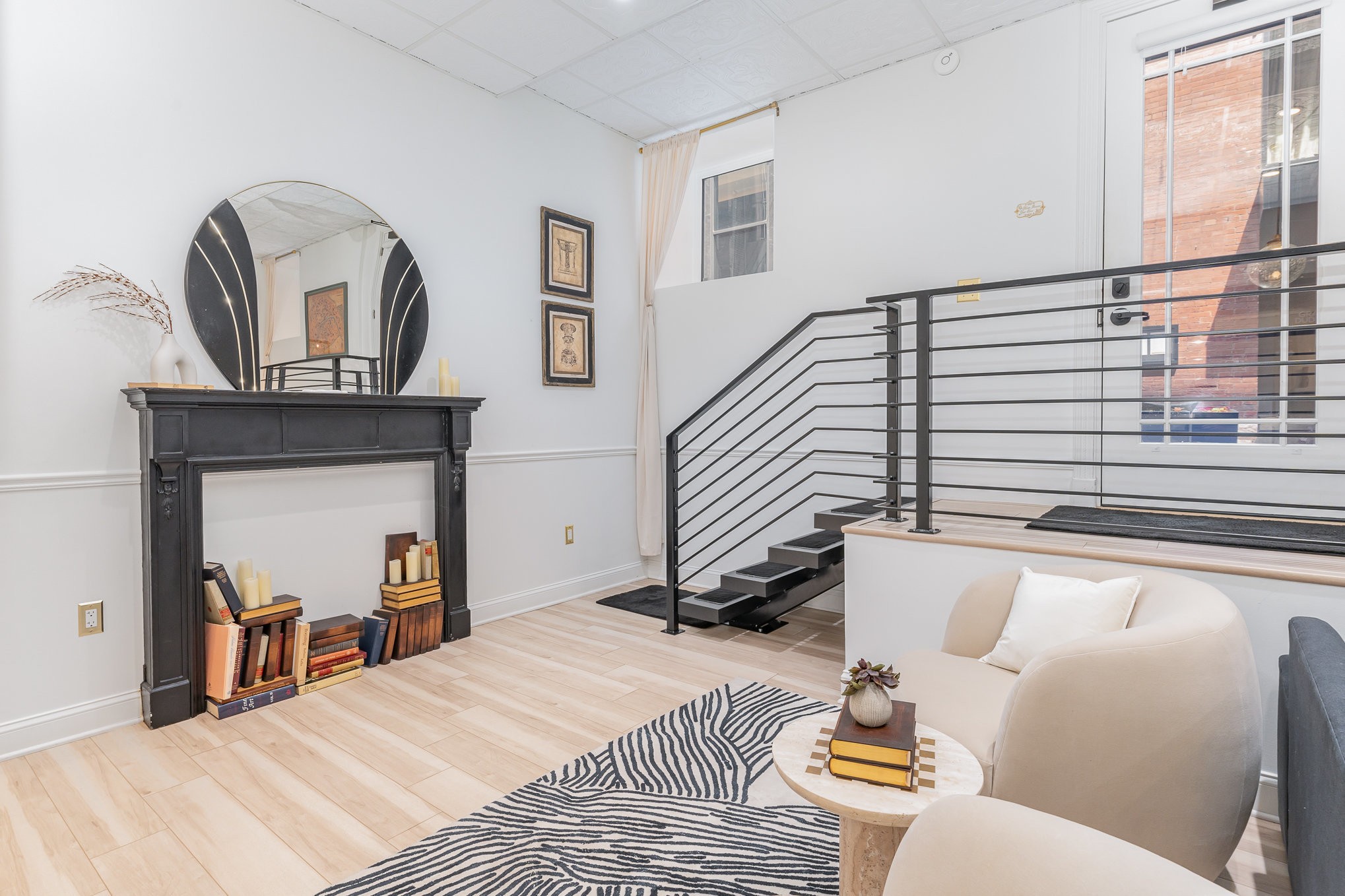 219 2nd Ave, N Unit: 100