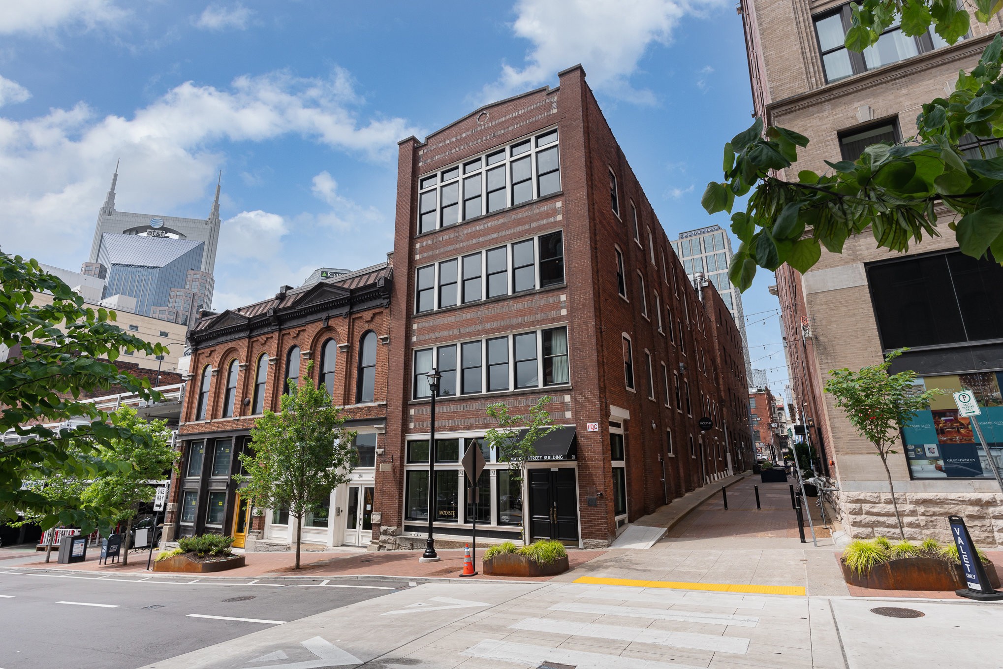 219 2nd Ave, N Unit: 100