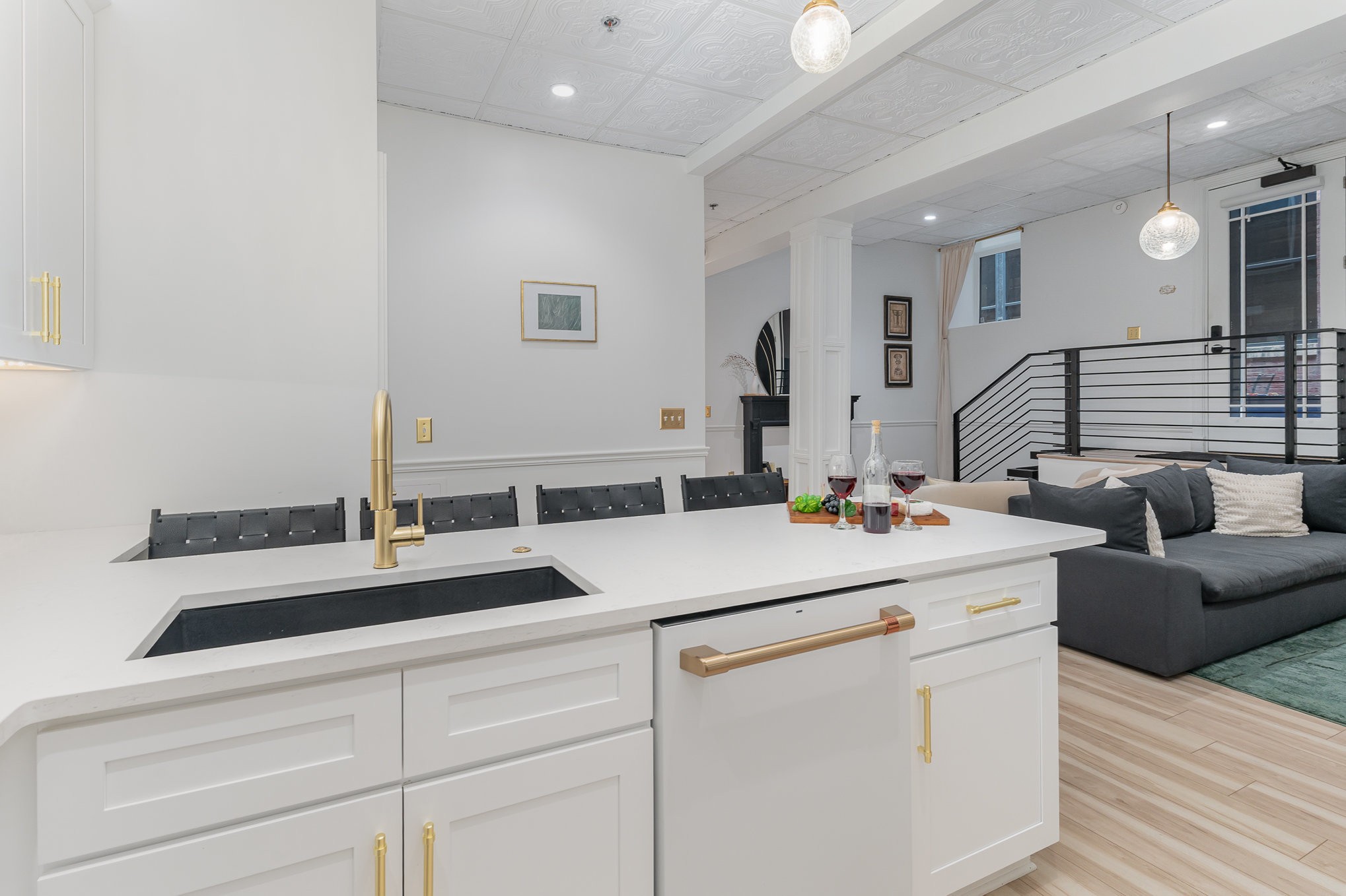 219 2nd Ave, N Unit: 100