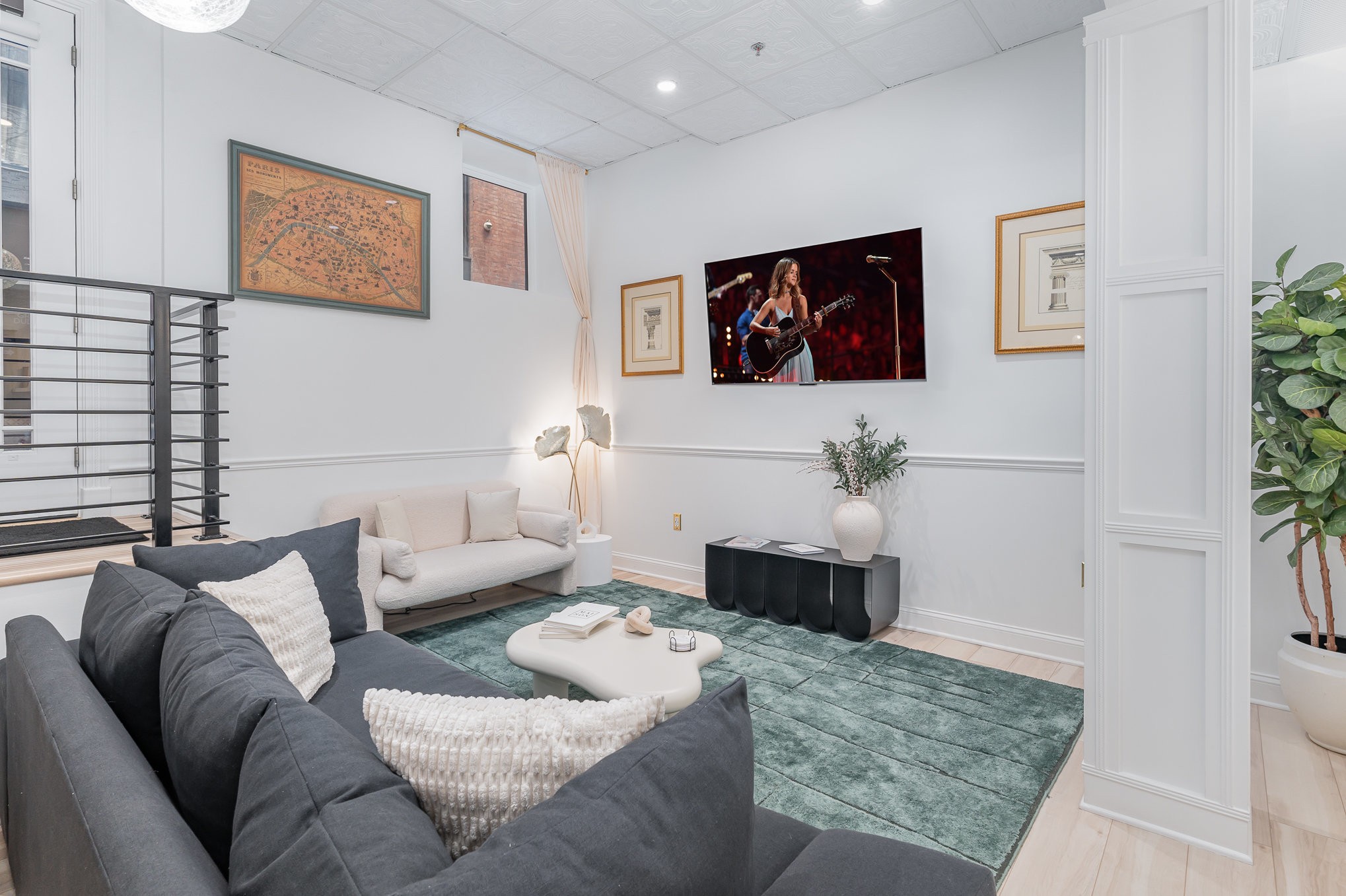 219 2nd Ave, N Unit: 100