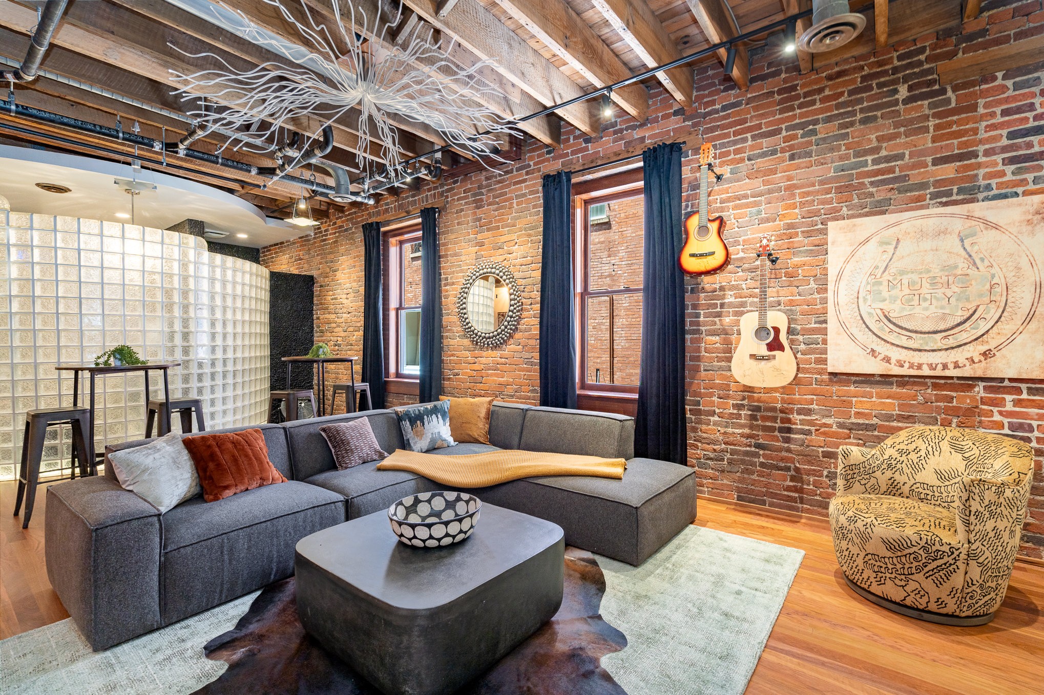 219 2nd Ave, N Unit: 200