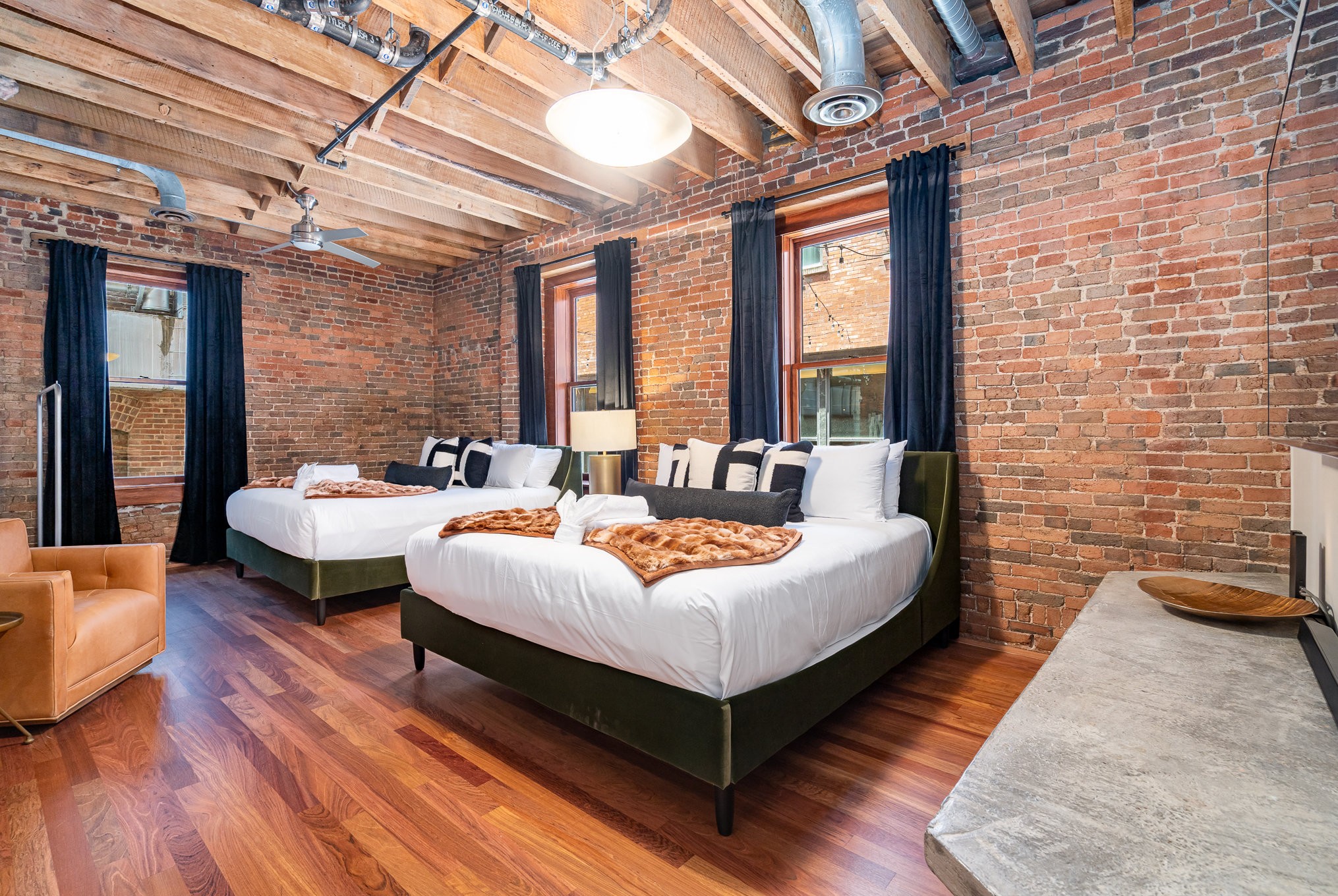 219 2nd Ave, N Unit: 200