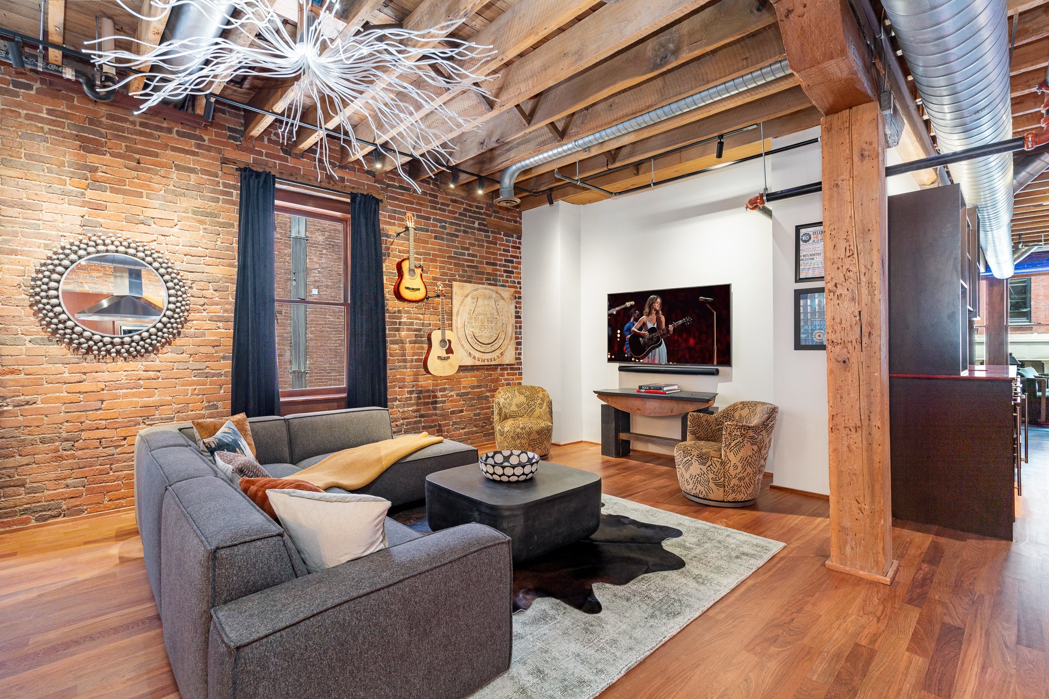 219 2nd Ave, N Unit: 200