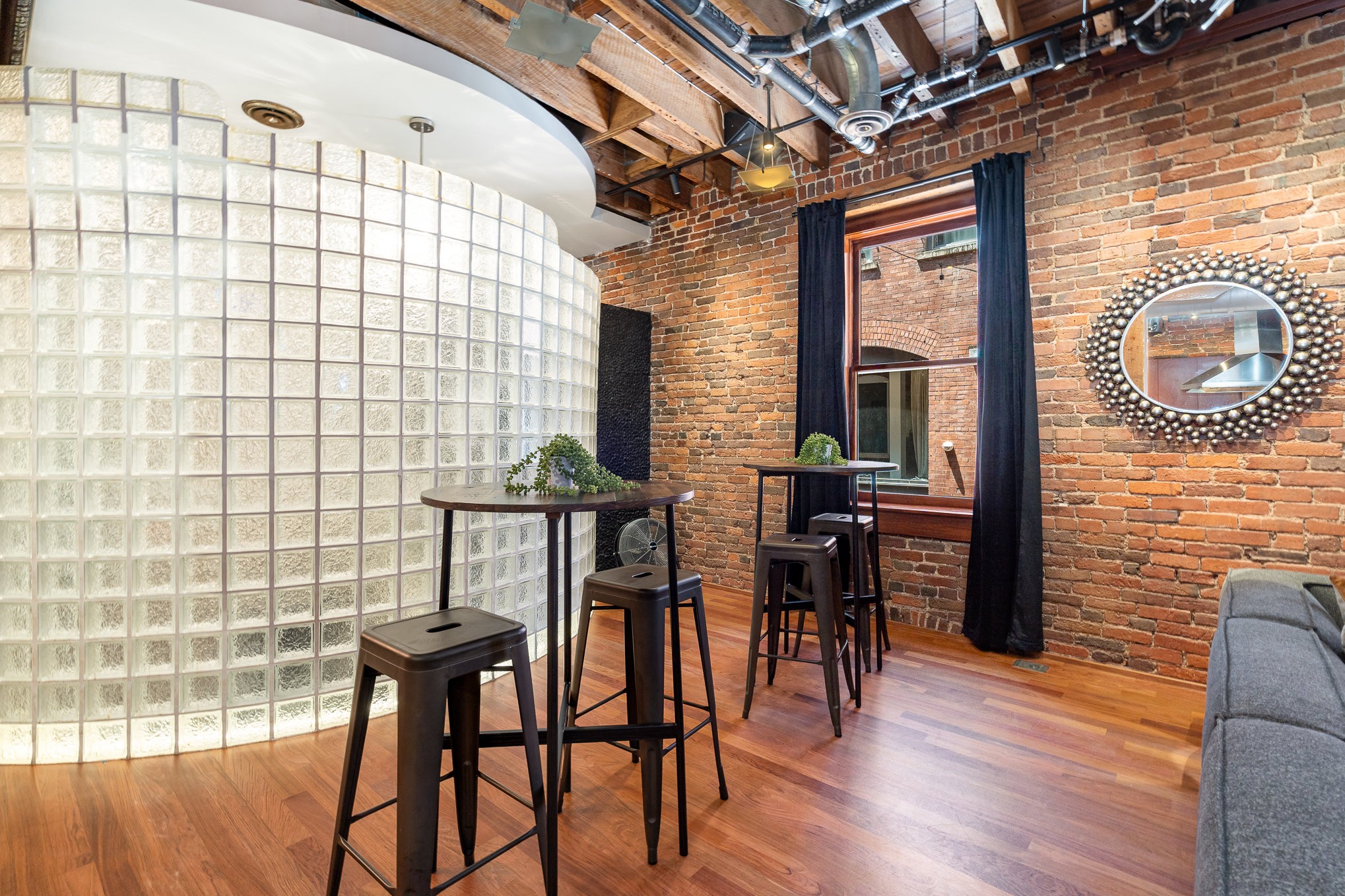 219 2nd Ave, N Unit: 200