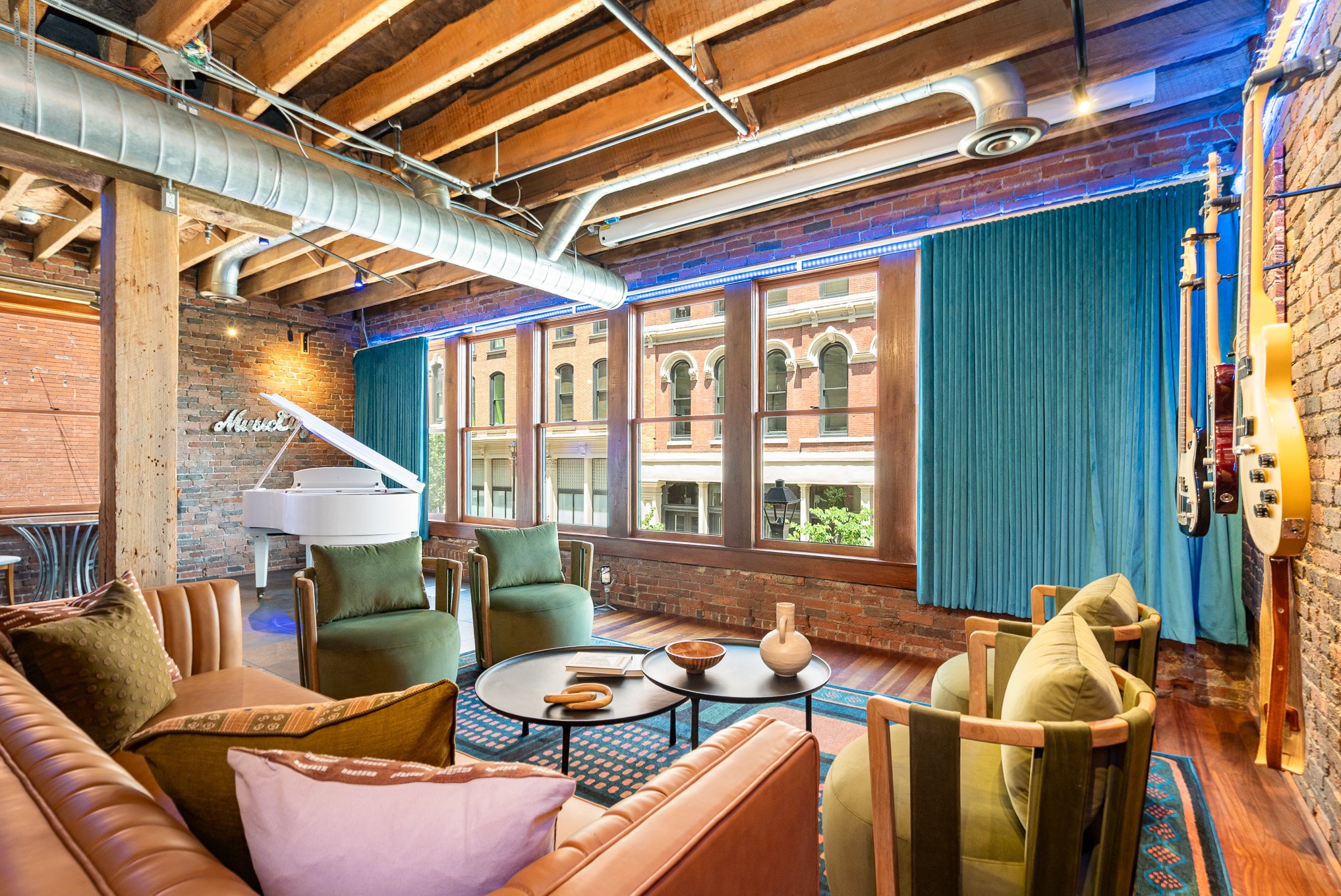 219 2nd Ave, N Unit: 200