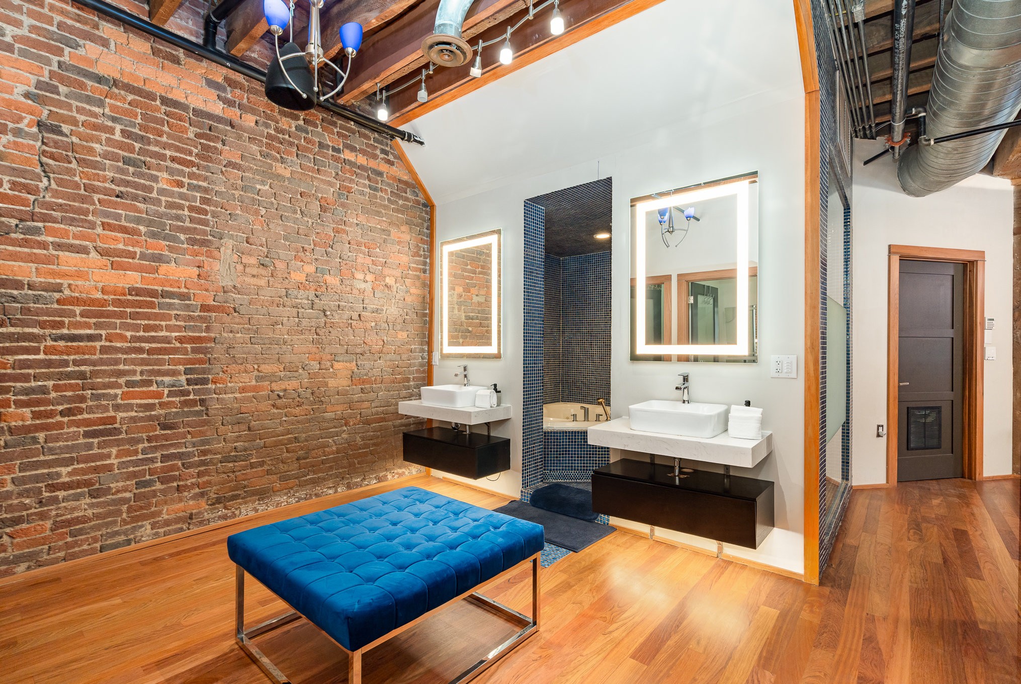 219 2nd Ave, N Unit: 200