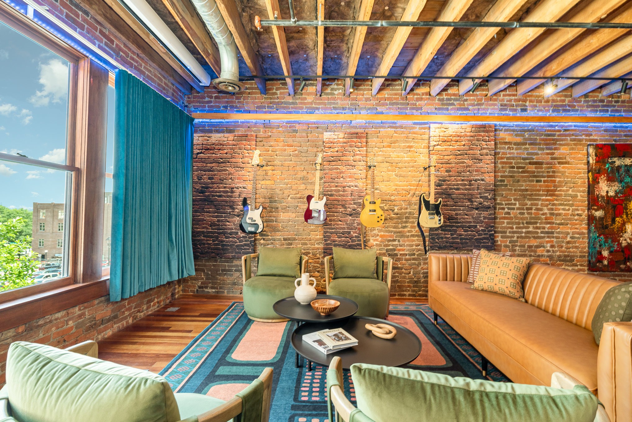 219 2nd Ave, N Unit: 200