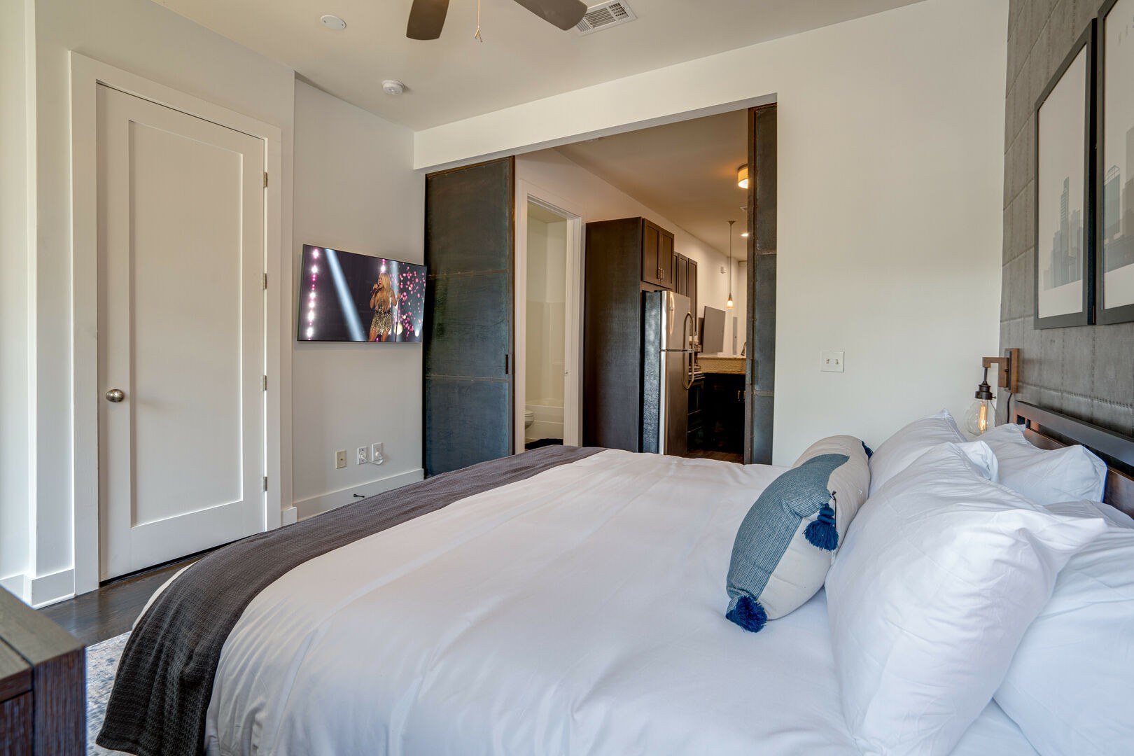 210 30th Ave, N Unit: 308