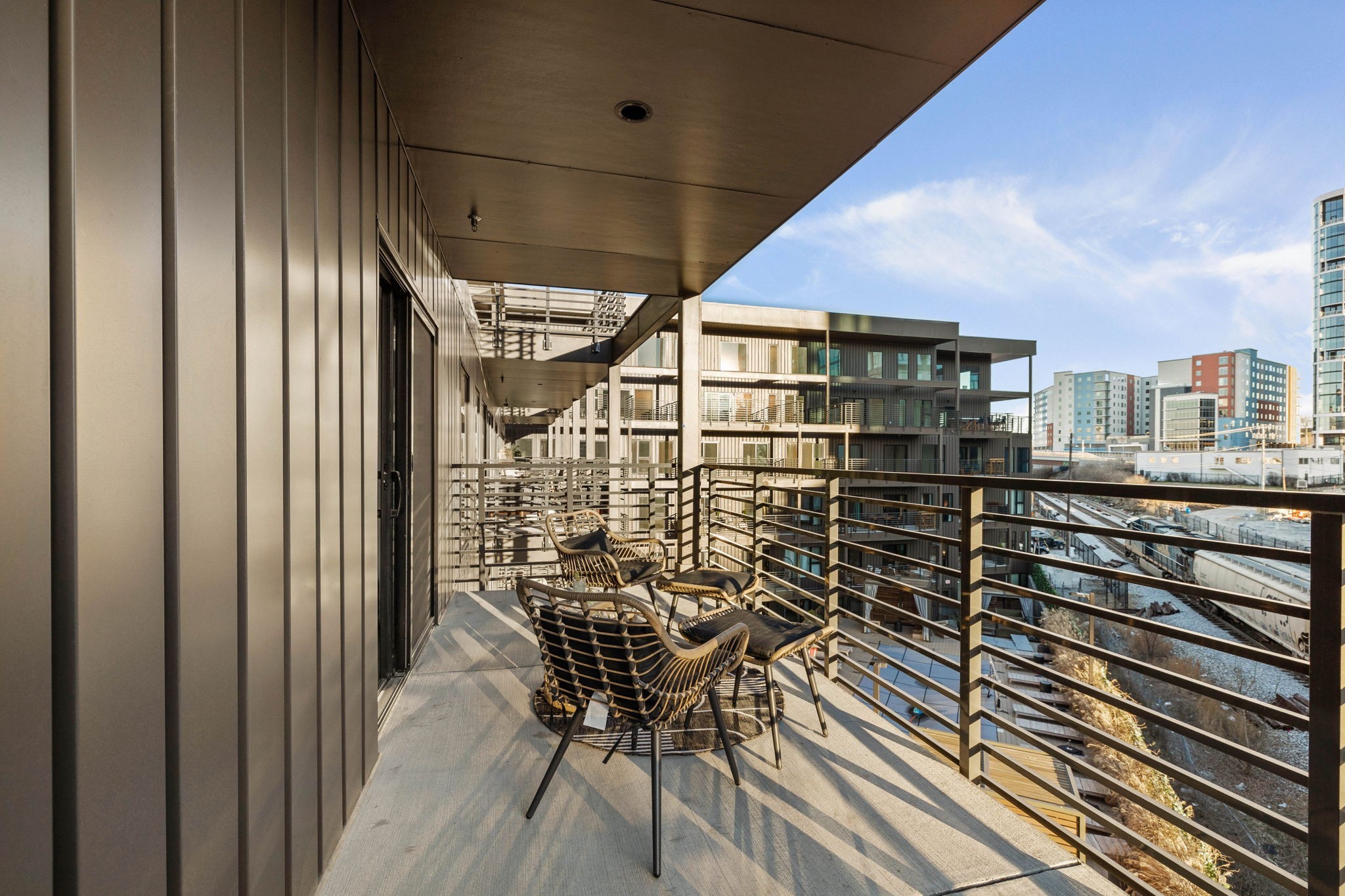 635 7th Ave, S Unit: 501