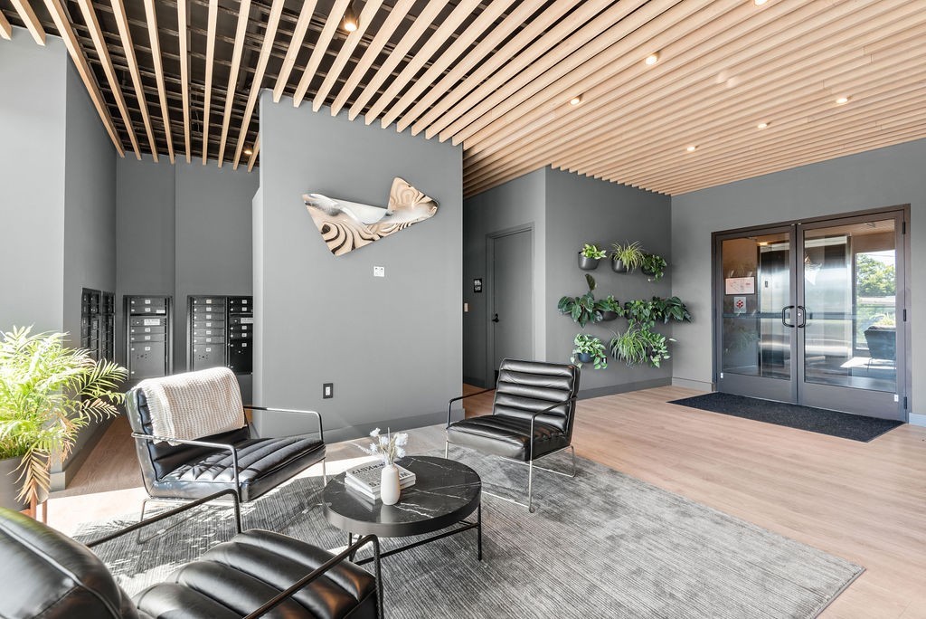 635 7th Ave, S Unit: 501