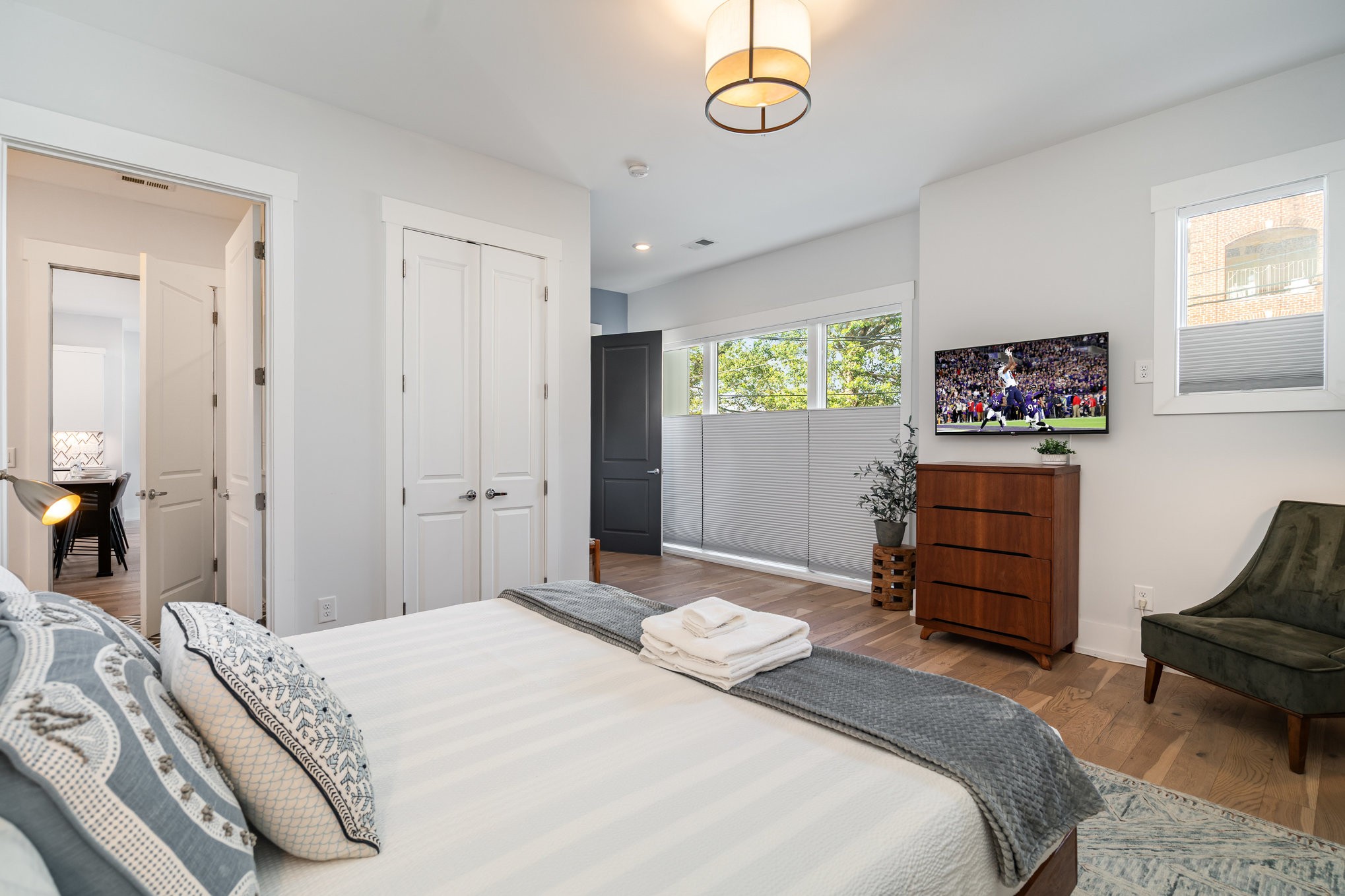 119 Acklen Park Dr Unit: 104