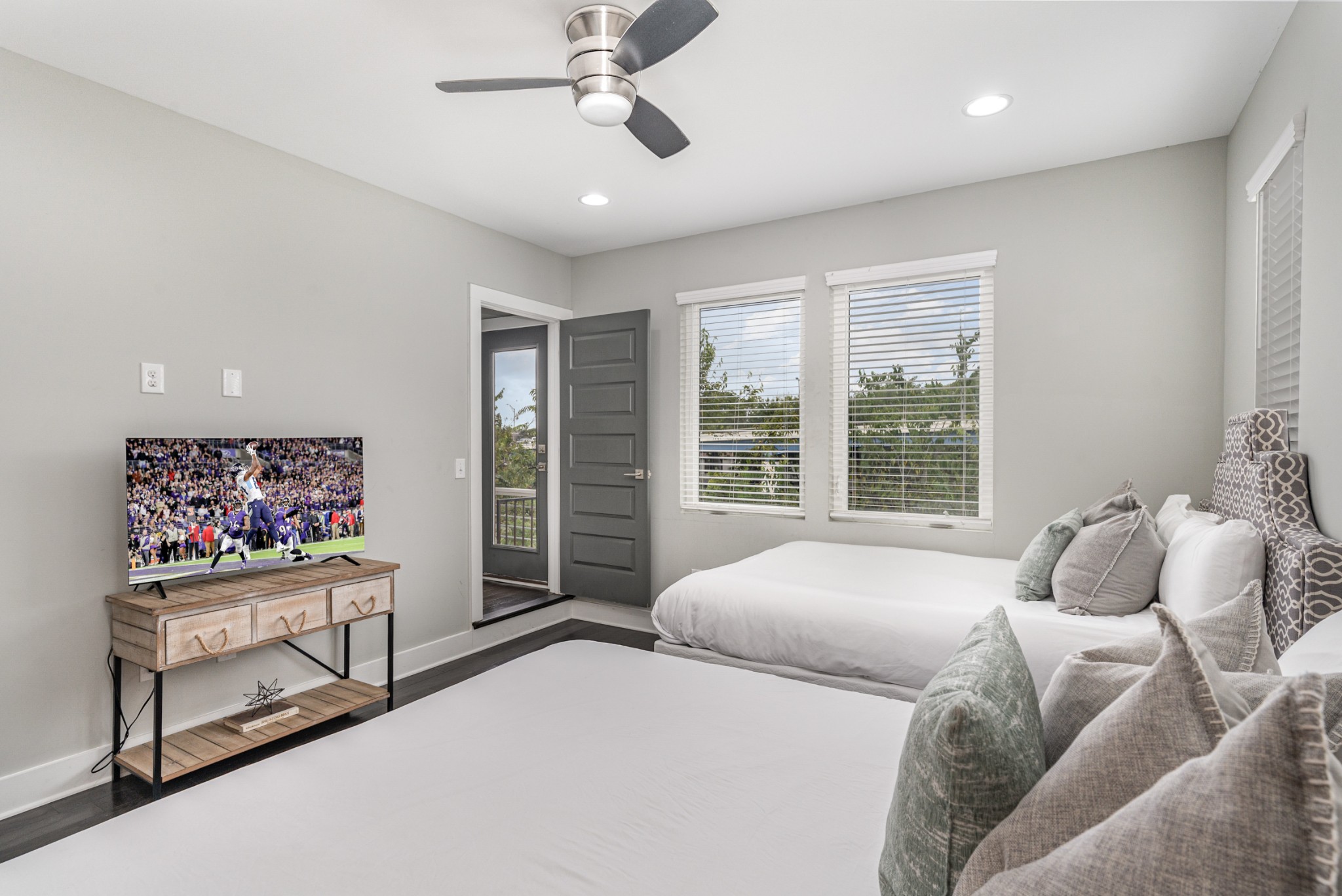 2410 Meharry Blvd Unit: 10