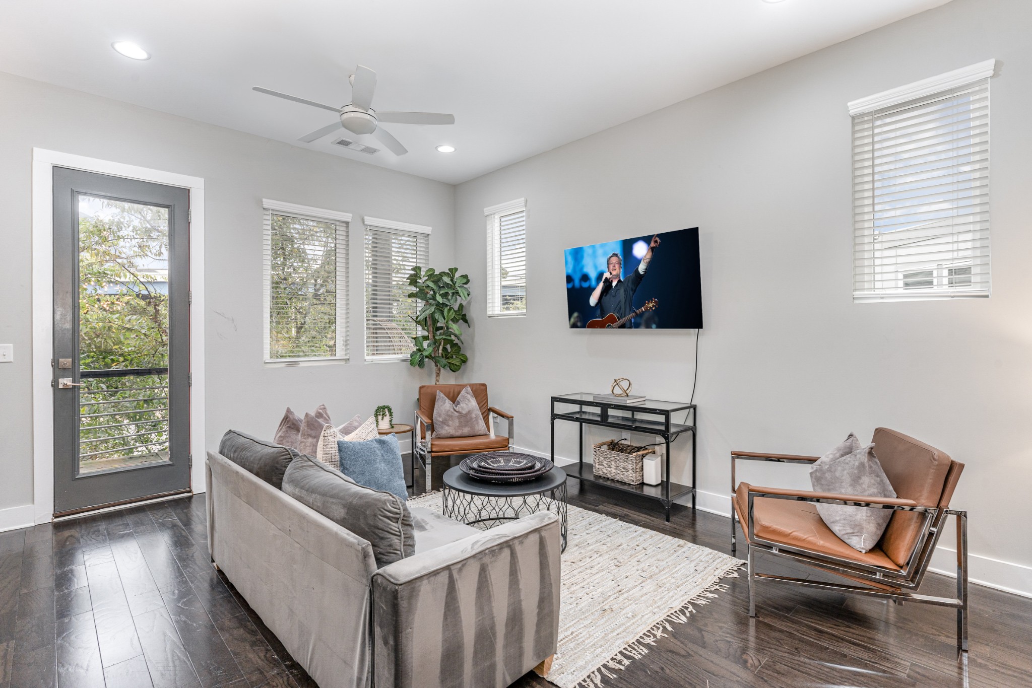 2410 Meharry Blvd Unit: 10