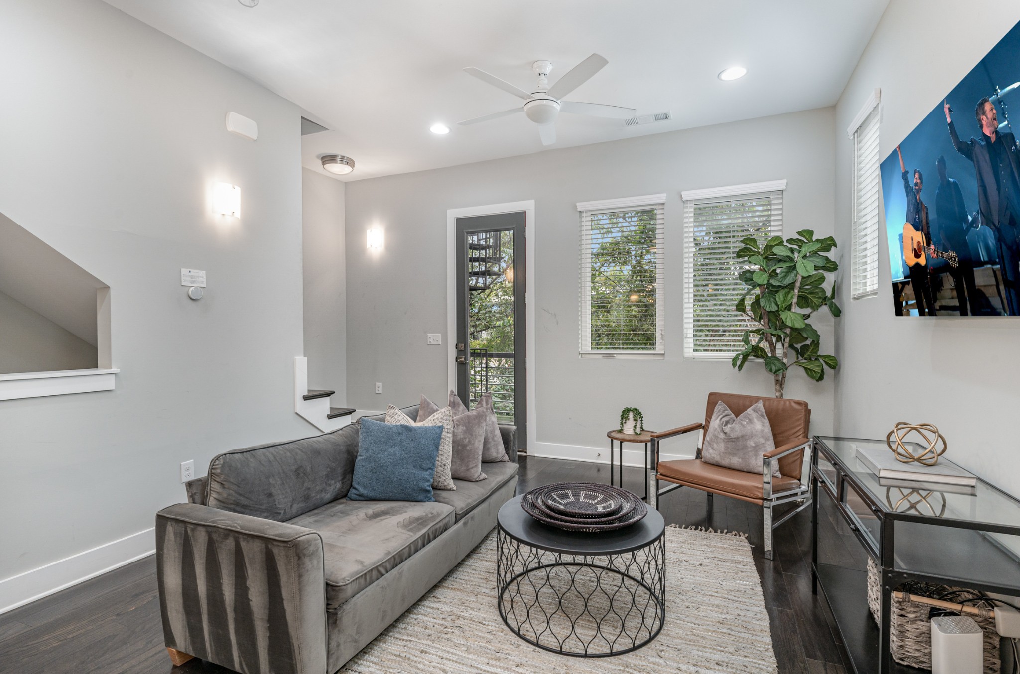 2410 Meharry Blvd Unit: 10