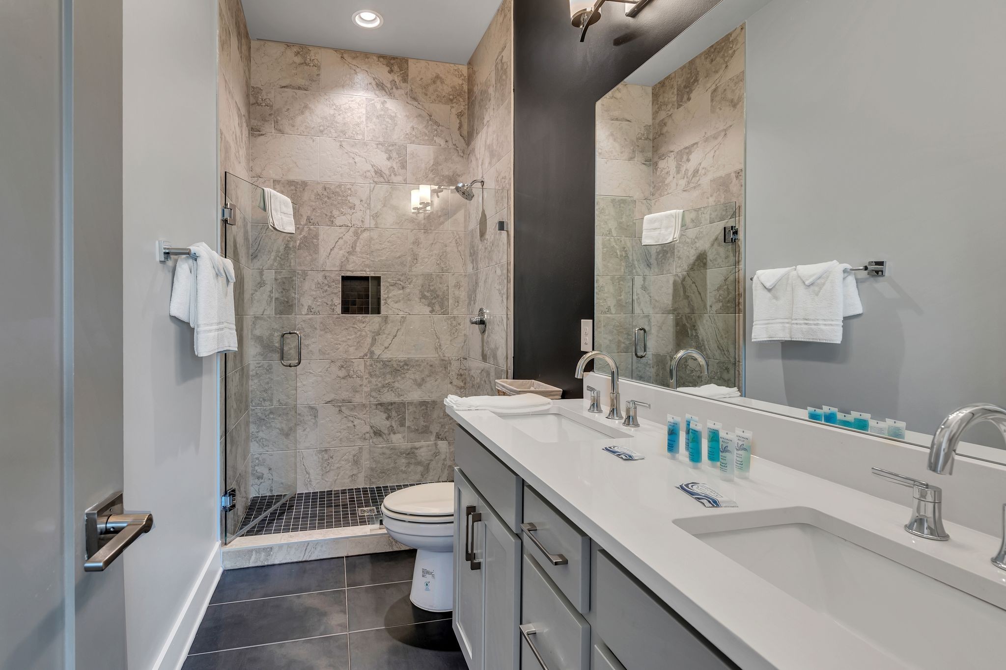 970 Youngs Ln Unit: I