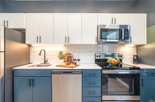 50 Music Sq, W Unit: 417