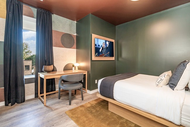 50 Music Sq, W Unit: 417