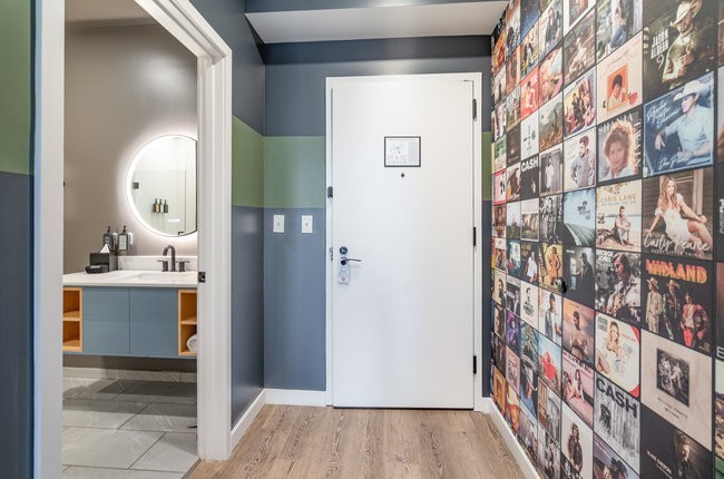 50 Music Sq, W Unit: 412