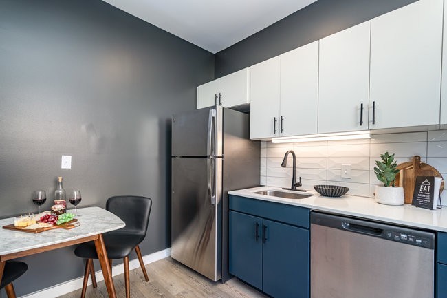 50 Music Sq, W Unit: 412