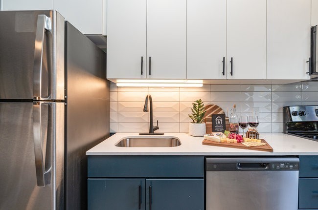 50 Music Sq, W Unit: 117