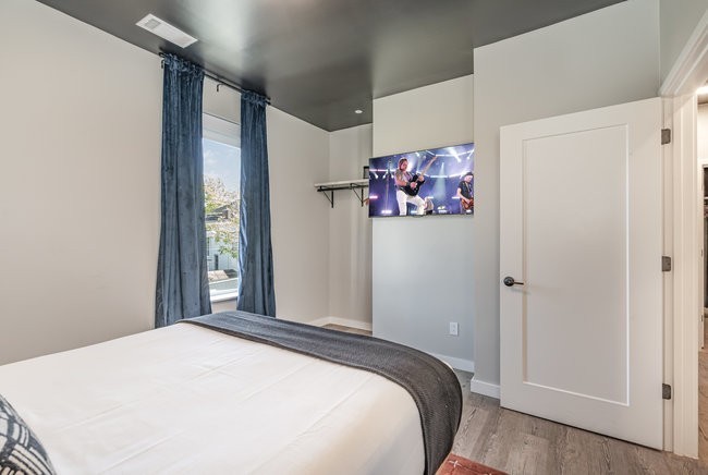 50 Music Sq, W Unit: 414