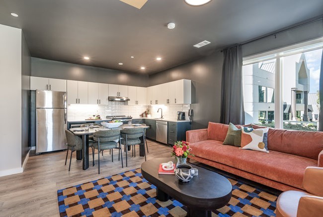 50 Music Sq, W Unit: 220