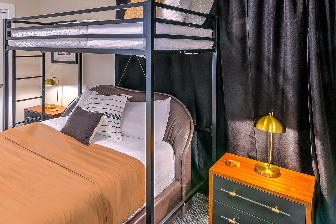 2704 Clifton Ave Unit: 402