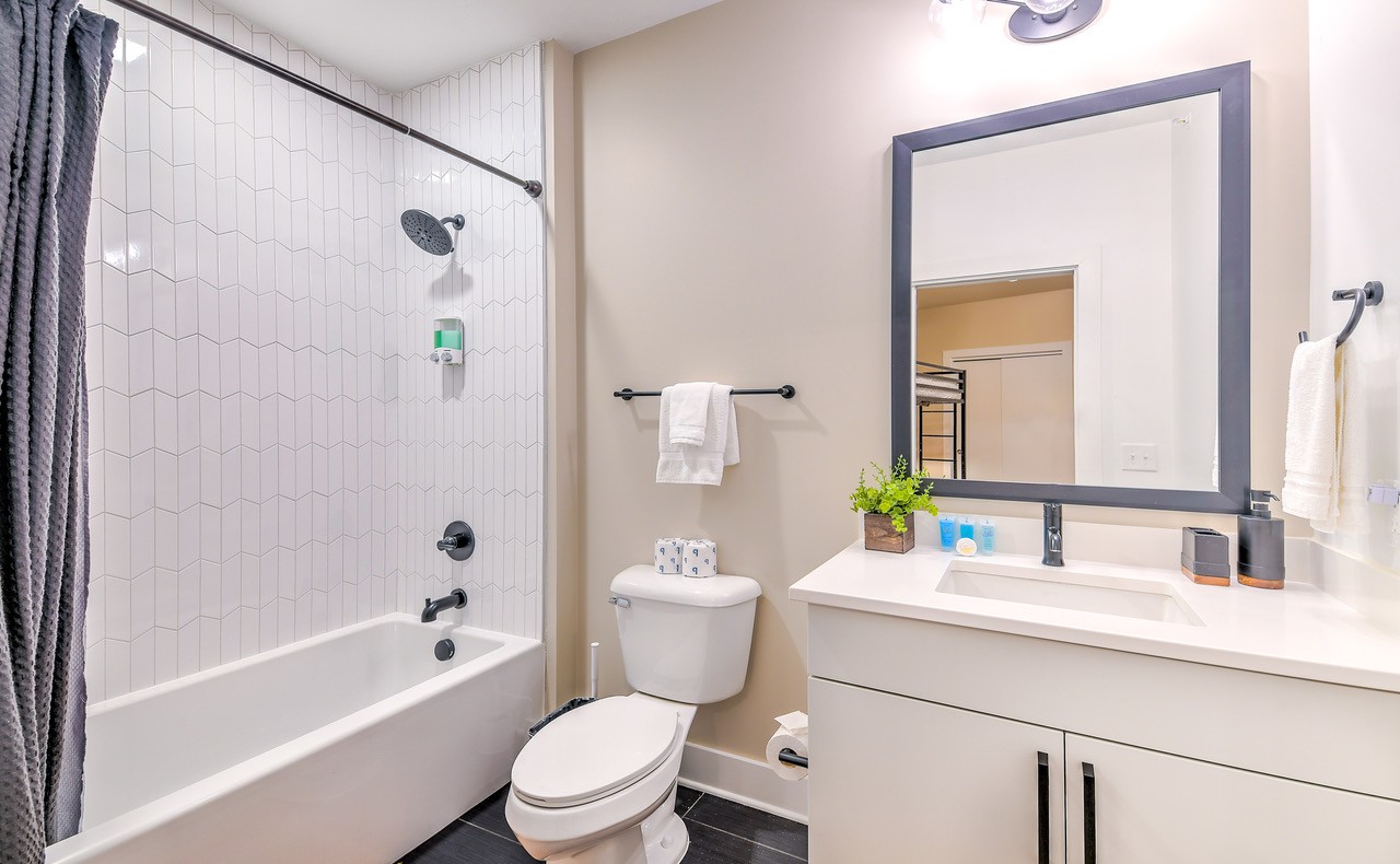 2704 Clifton Ave Unit: 402